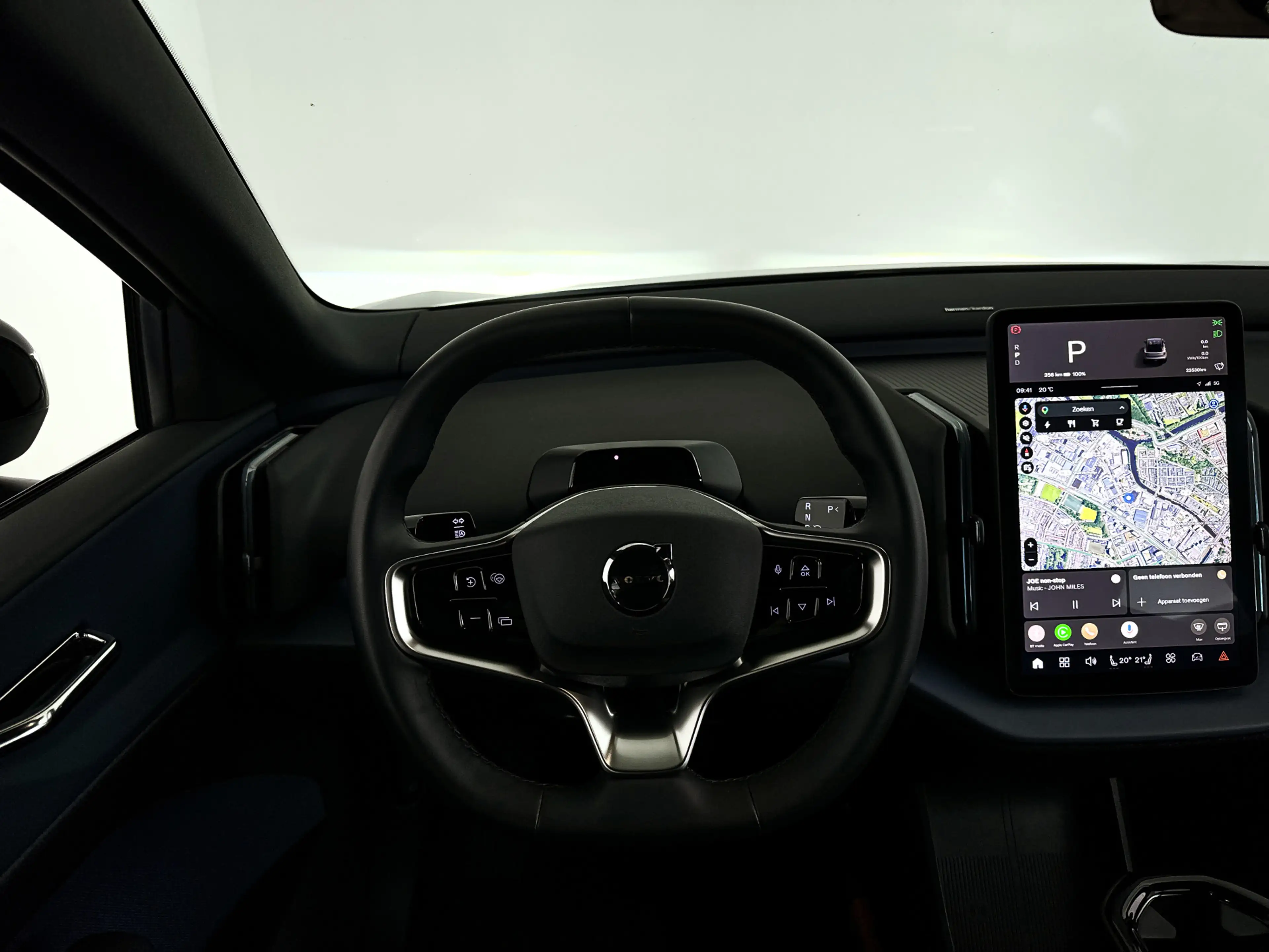 Volvo EX30 Single Motor Extended Range Plus 69 kWh | Parkeerc — photo 16