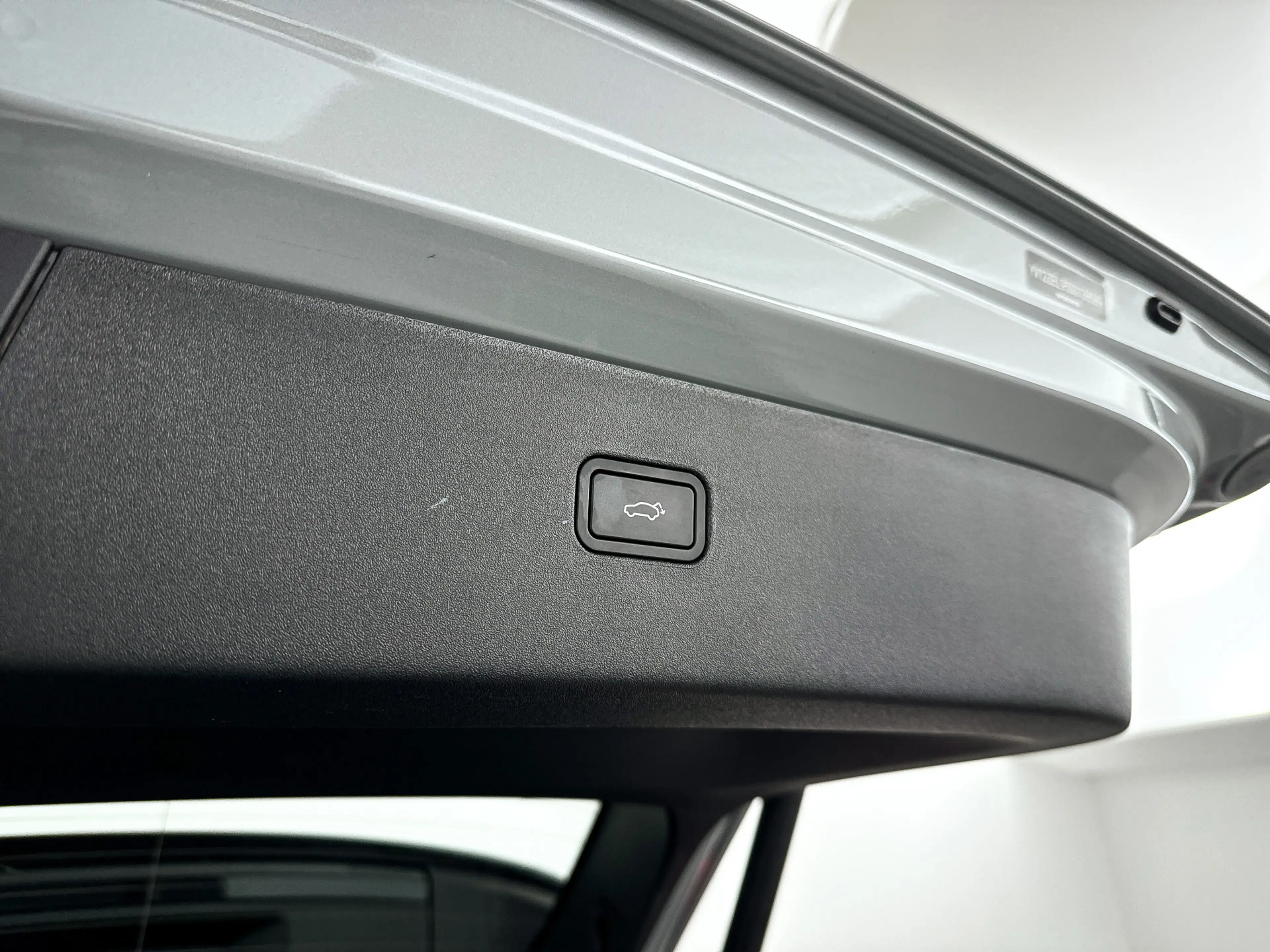 Volvo EX30 Single Motor Extended Range Plus 69 kWh | Parkeerc — photo 13