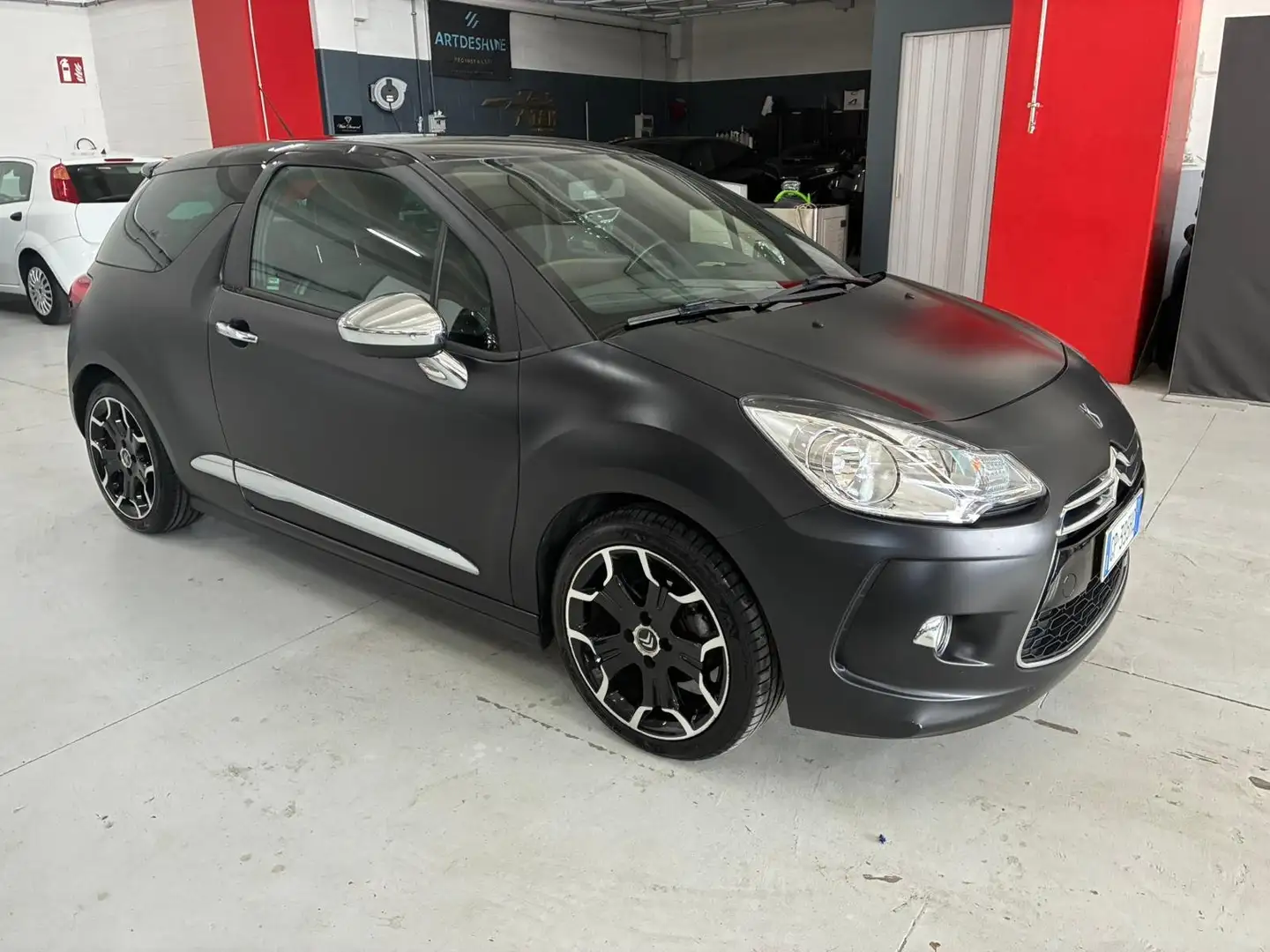 Citroen DS3 DS3 1.6 hdi Just Black 112cv Nero - 1