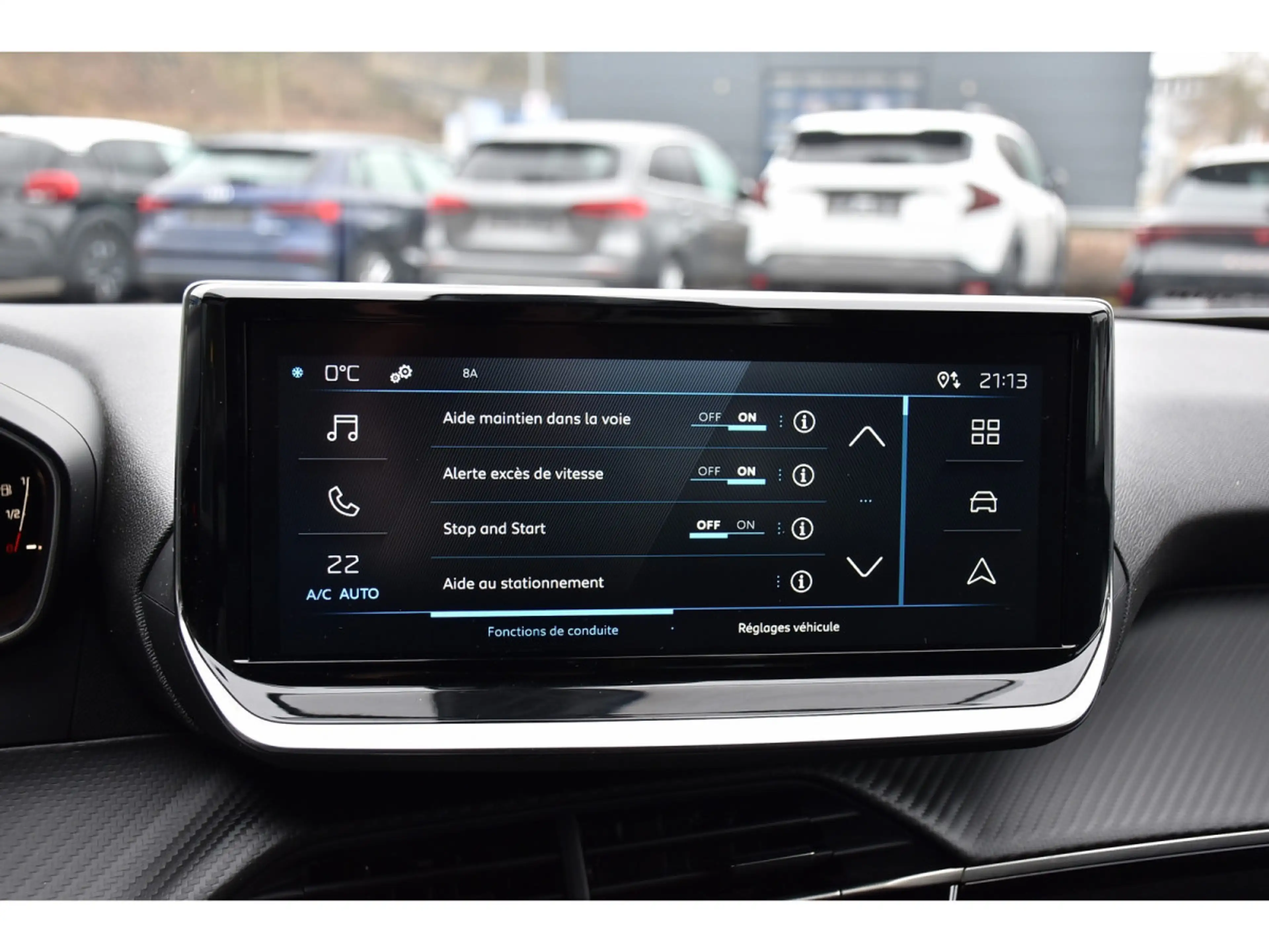 Peugeot 2008 1.2 Style REGUL SMARTPHONE LANE PDC 1° M. — photo 12