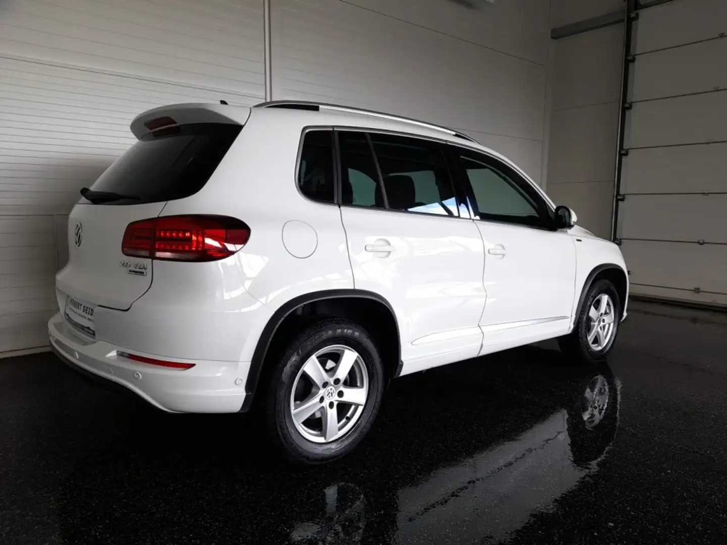 Volkswagen Tiguan R-LINE 2,0 TDI *BI-XENON / 18 ZOLL / AHV / NAVI / TEMPOMAT / PDC / SHZG* Weiß - 2