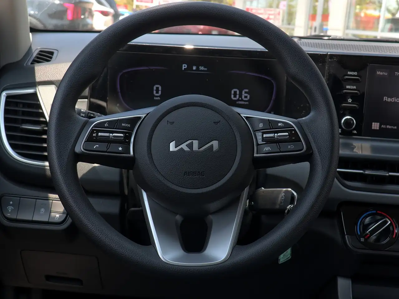Kia Seltos снимка Kia Seltos