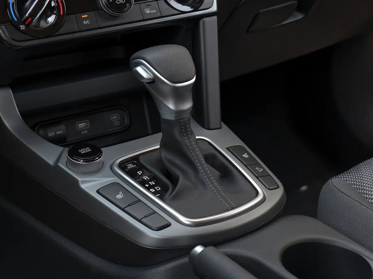 Kia Seltos снимка Kia Seltos