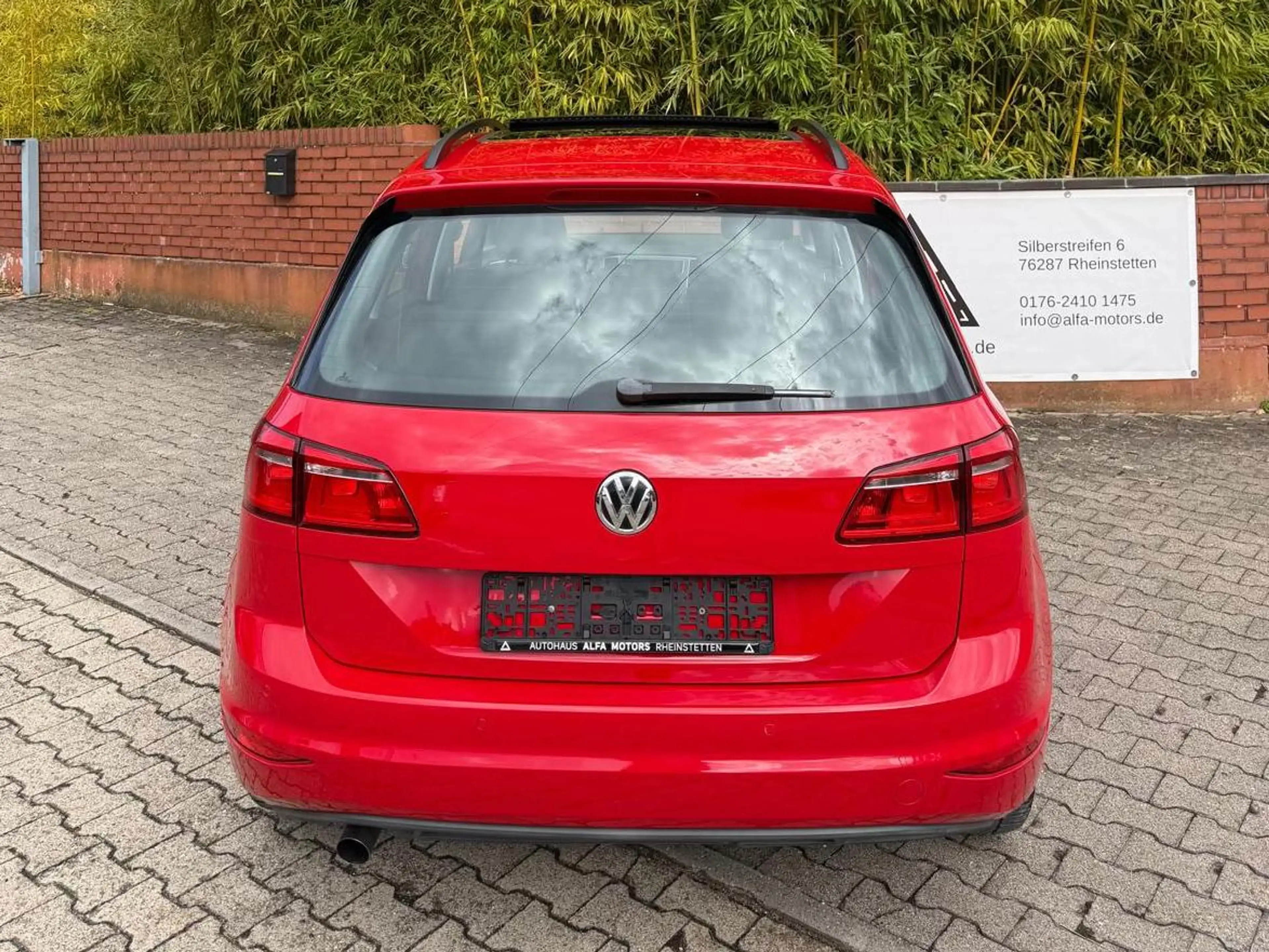 Volkswagen Golf Sportsvan Comfortline // 2-Hand // Automatik // Panorama // Schiebedach // Anhängerkupplung // — photo 5
