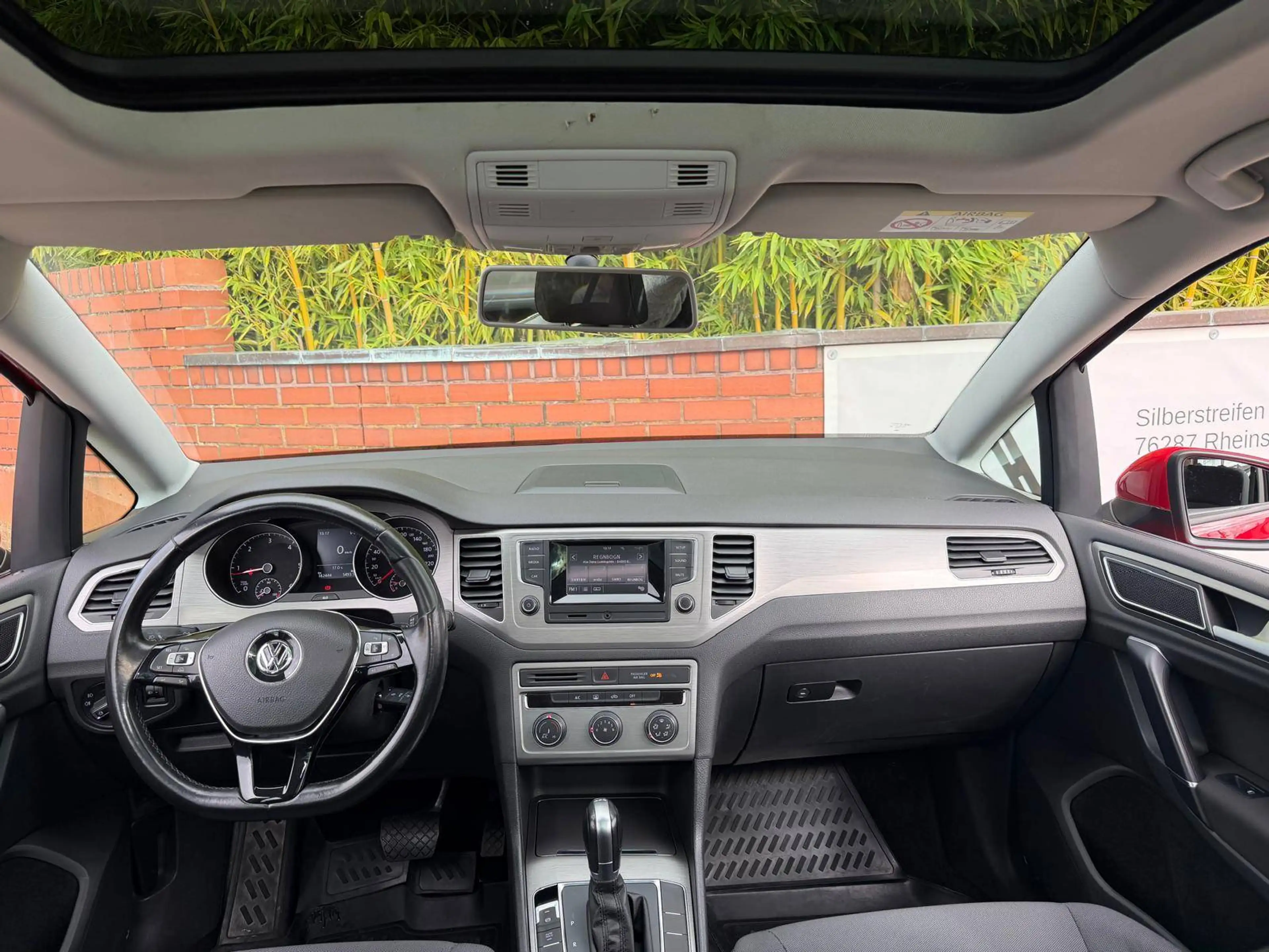Volkswagen Golf Sportsvan Comfortline // 2-Hand // Automatik // Panorama // Schiebedach // Anhängerkupplung // — photo 11