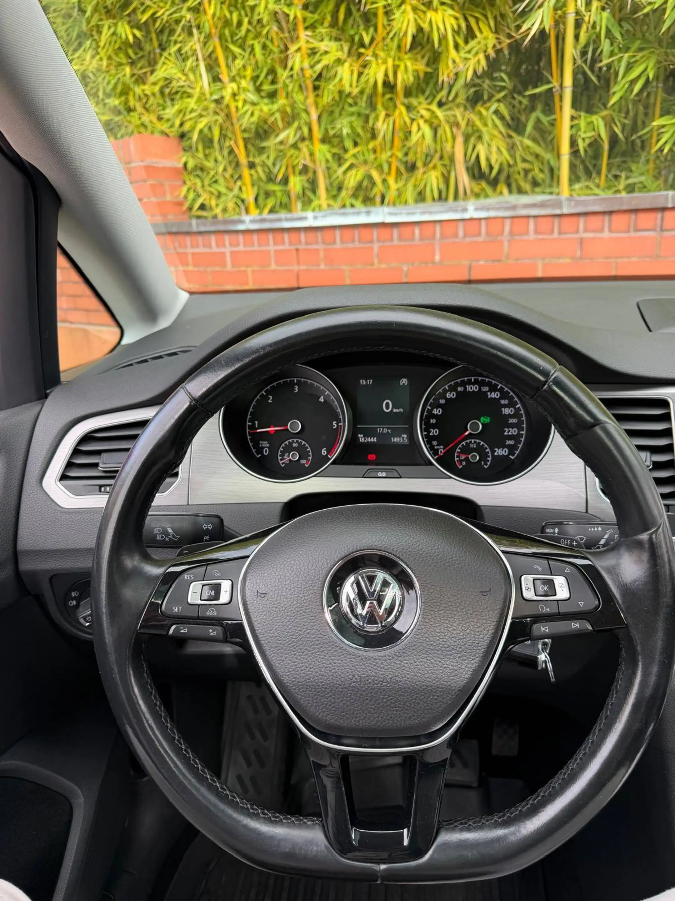 Volkswagen Golf Sportsvan Comfortline // 2-Hand // Automatik // Panorama // Schiebedach // Anhängerkupplung // — photo 12