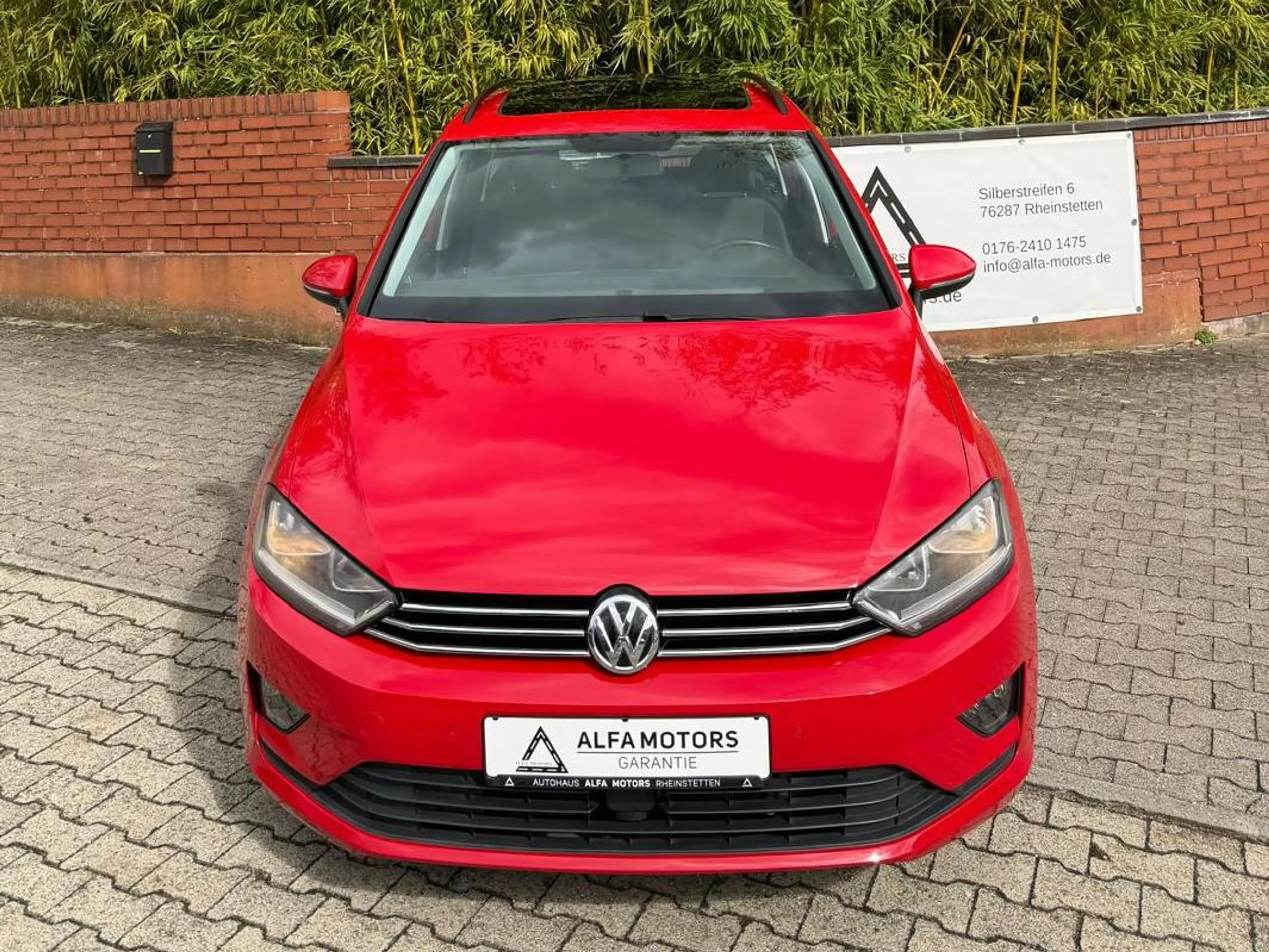 Volkswagen Golf Sportsvan Comfortline // 2-Hand // Automatik // Panorama // Schiebedach // Anhängerkupplung // — photo 2