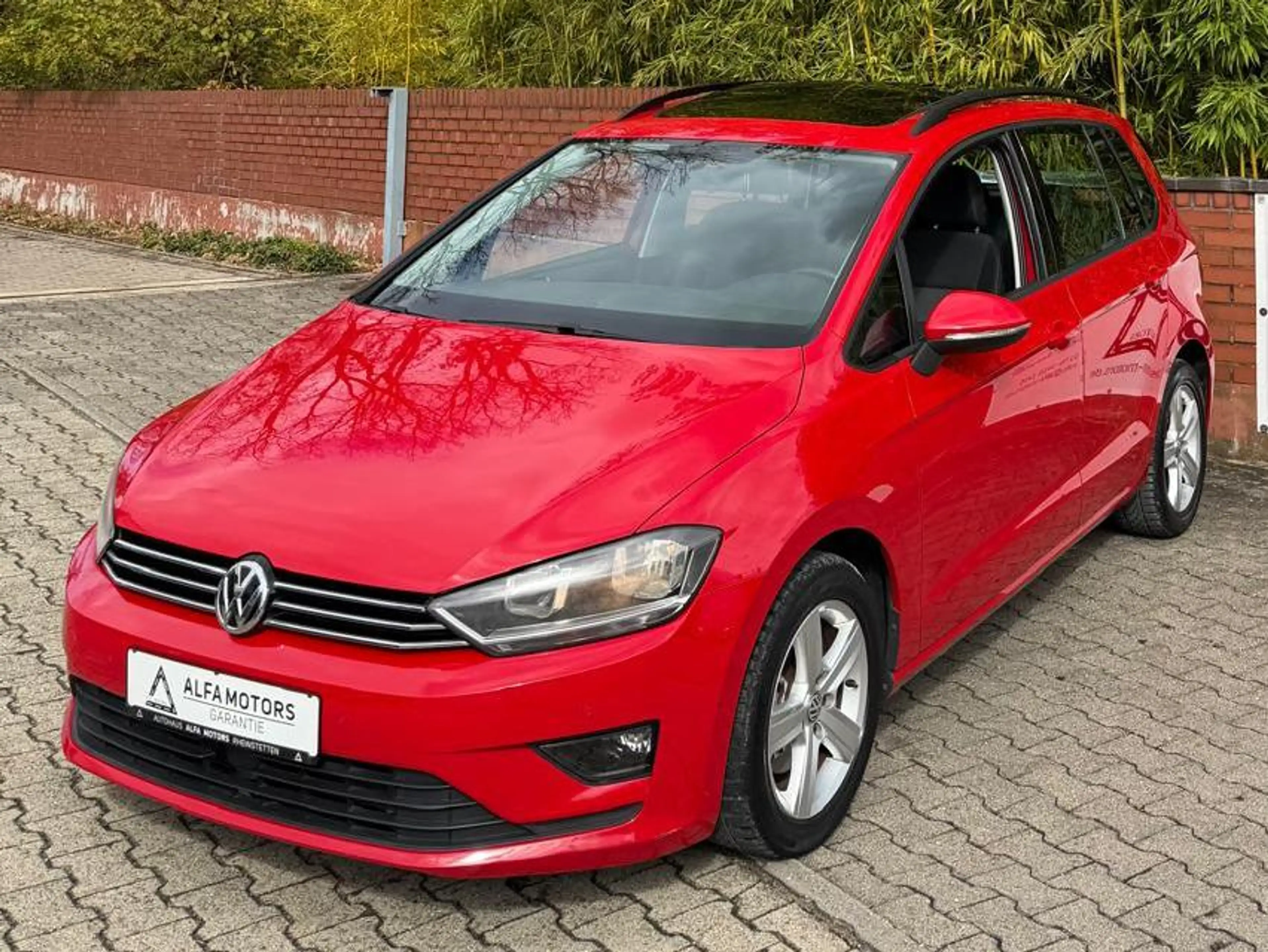 Volkswagen Golf Sportsvan Comfortline // 2-Hand // Automatik // Panorama // Schiebedach // Anhängerkupplung //