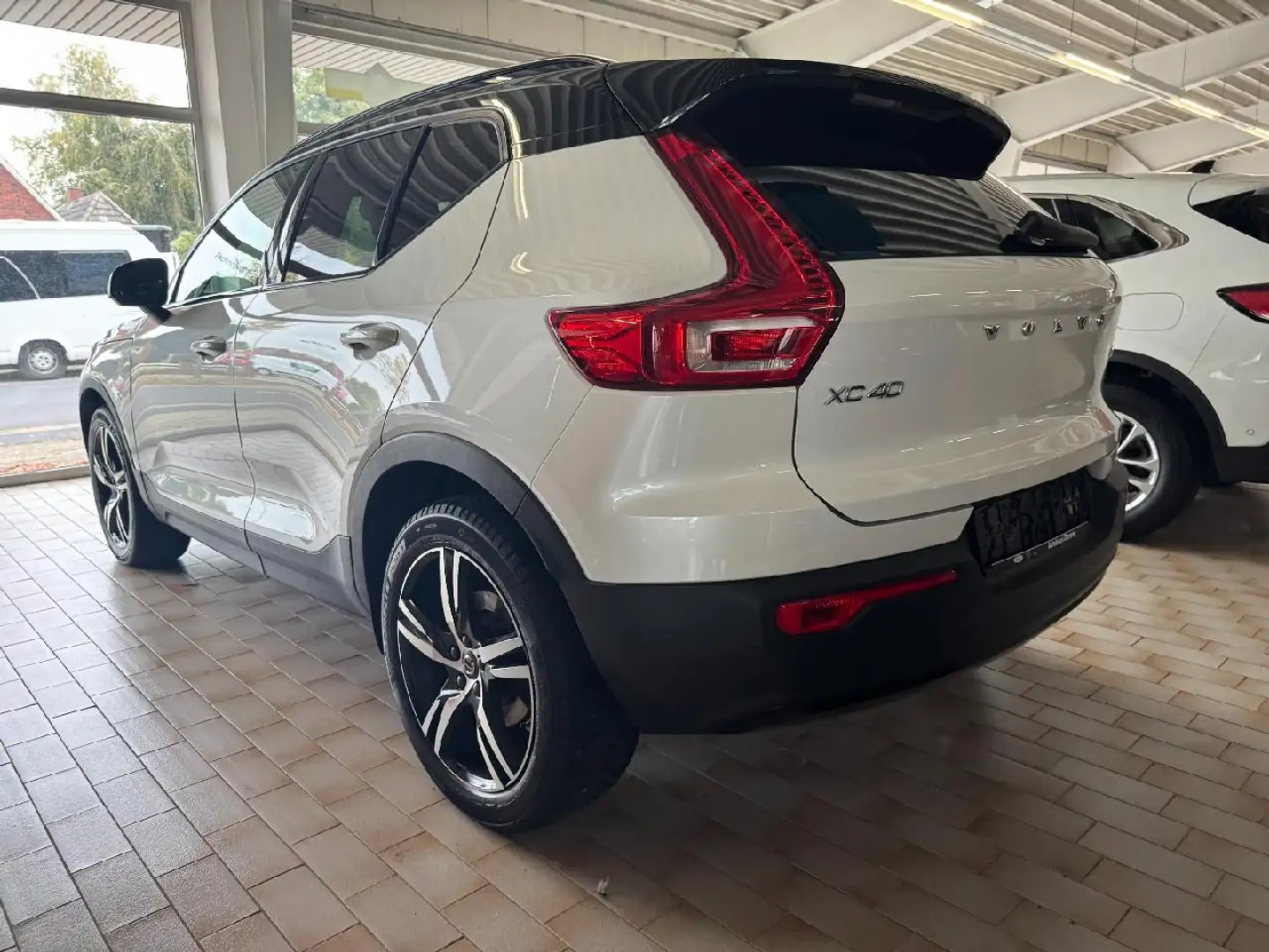 Volvo XC40 R Design AWD Blanco - 2