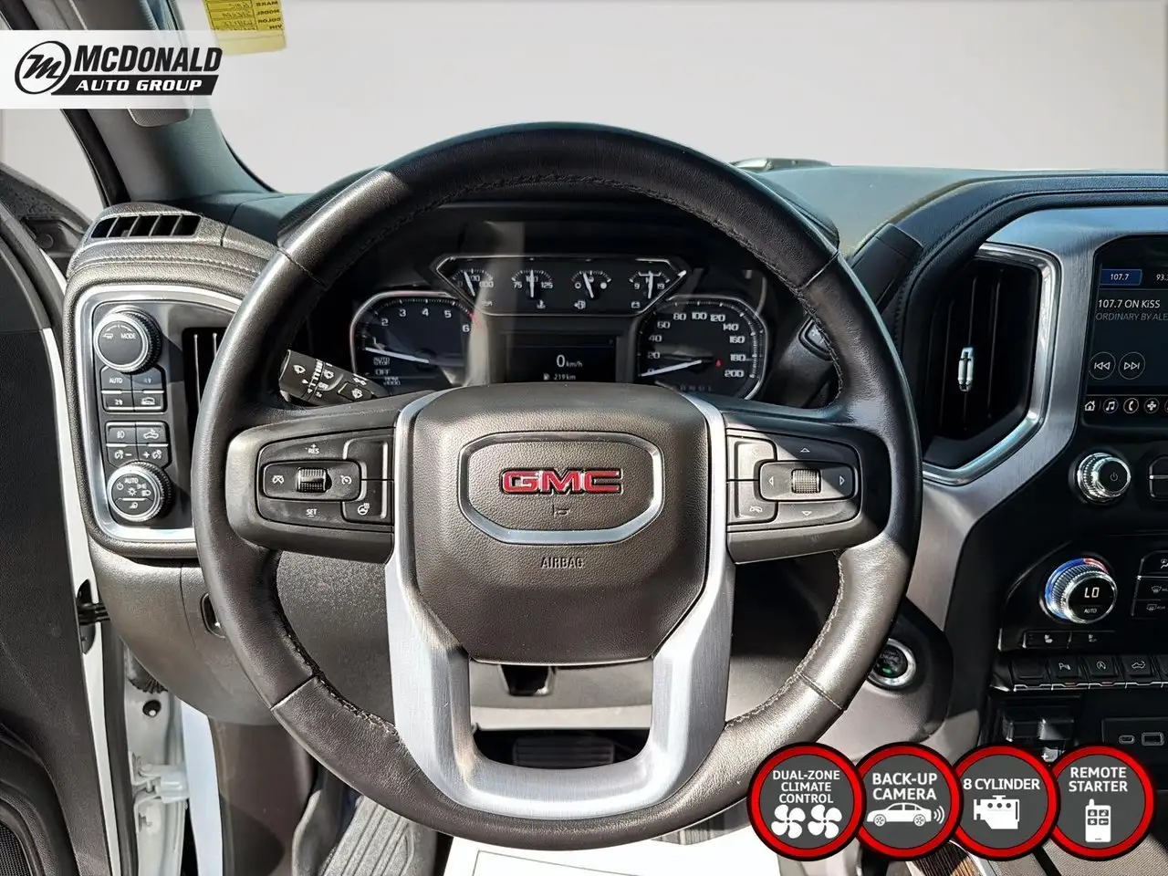 GMC Sierra 1500 снимка GMC Sierra 1500