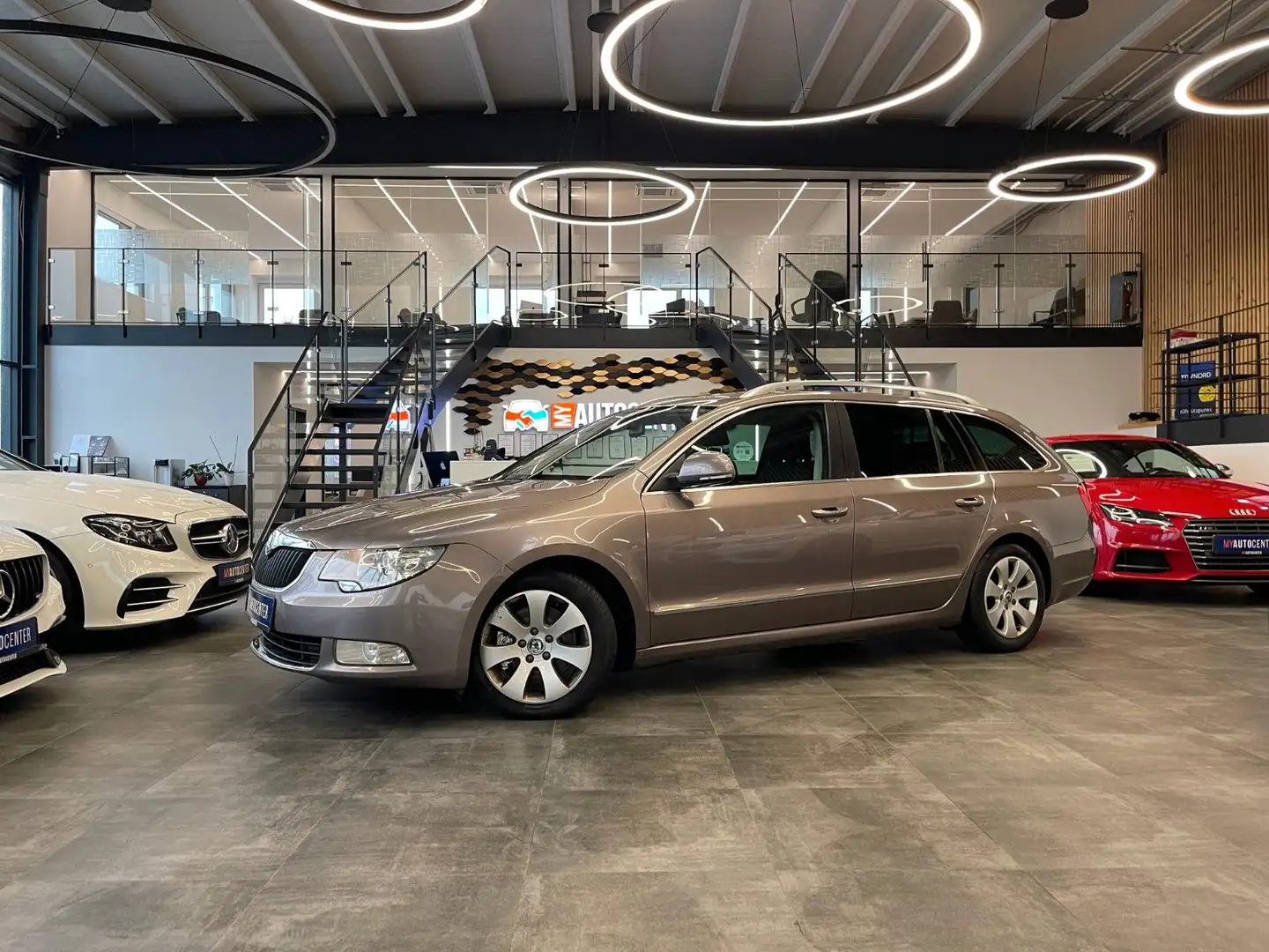 Skoda Superb Combi Ambition *Navi*Klima*PDC*TÜV* Mauve - 1