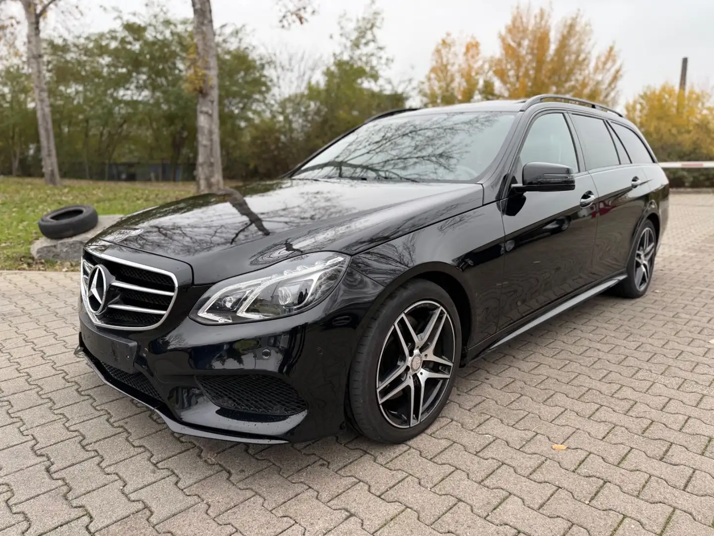 Mercedes-Benz E 350 BlueTec 4Matic/AMG PACKET/ACC/MEMORY/AHK/ Noir - 1