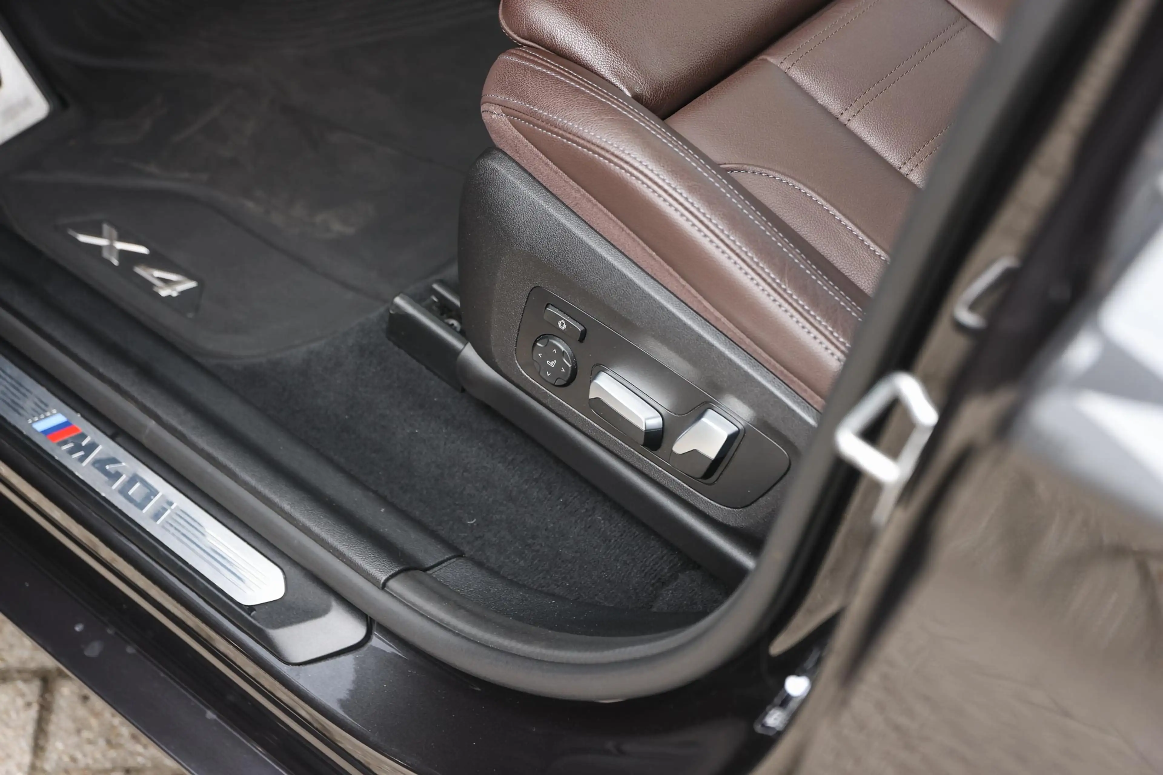 BMW X4 M40i Automaat / Trekhaak / Panoramadak / Sportstoe — photo 11