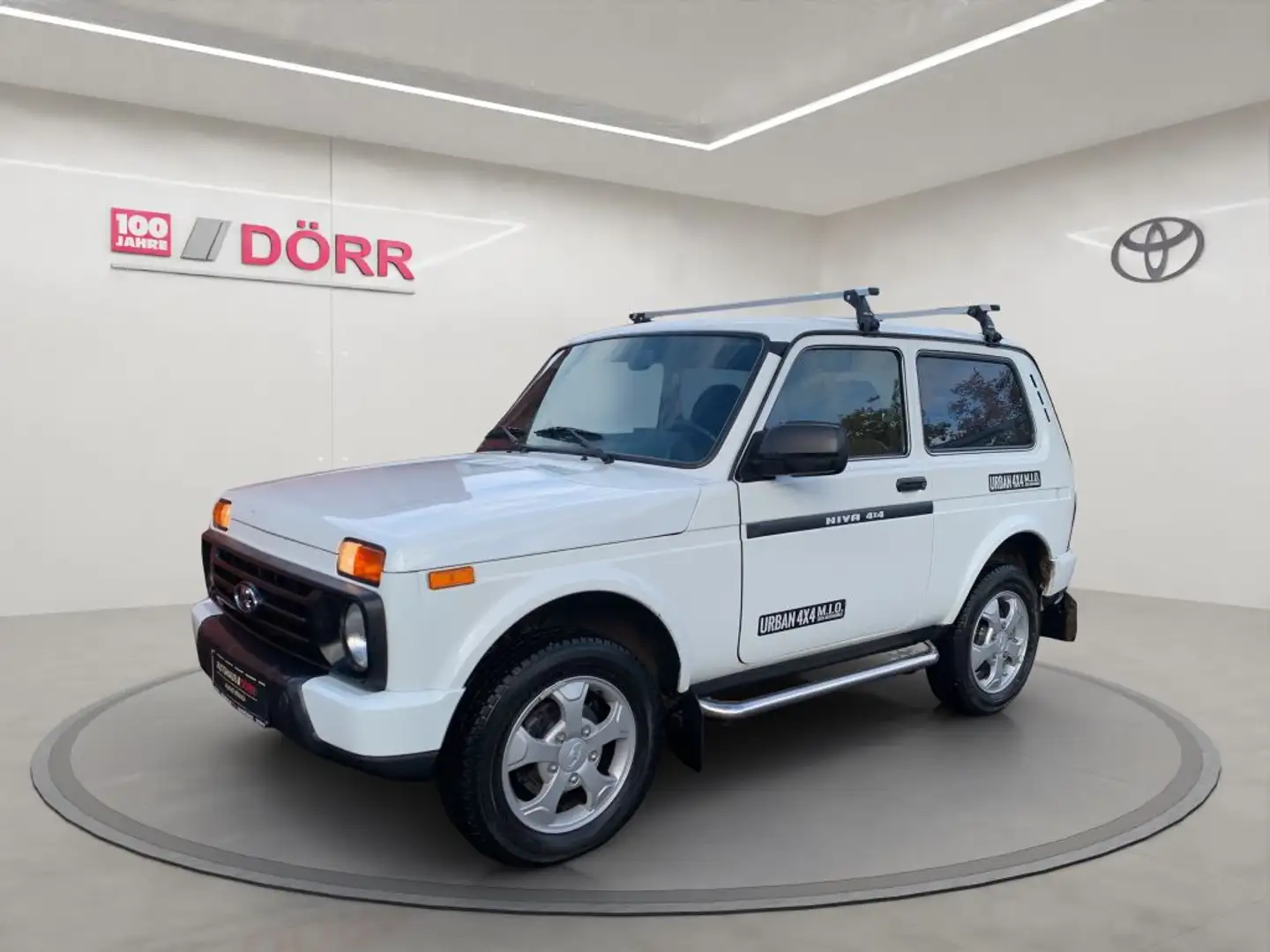 Lada Urban Niva 4x4* Weiß - 1