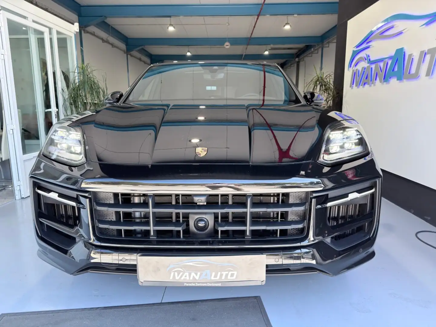 Porsche Cayenne Coupé E-Hybrid Black Edition Aut. Negro - 2