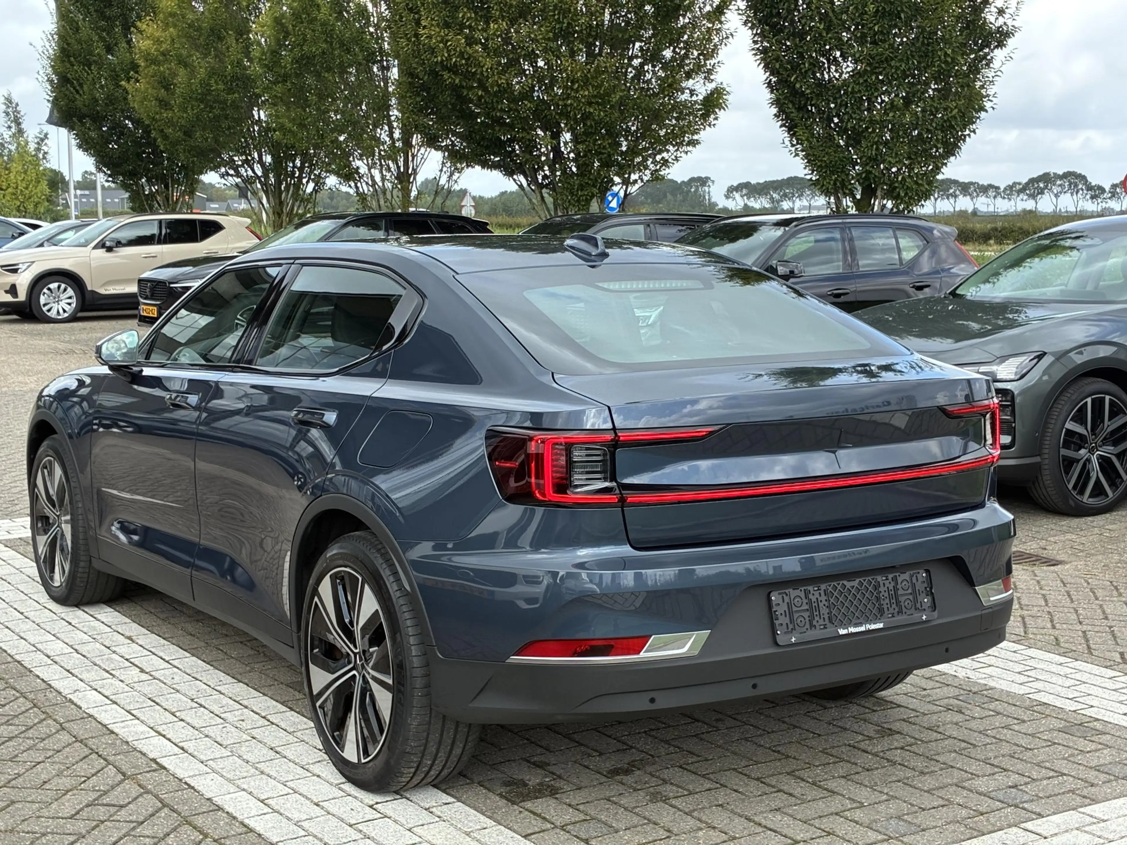 Polestar 2 Standard Range Single Motor 69 kWh Elektrisch vers — photo 5