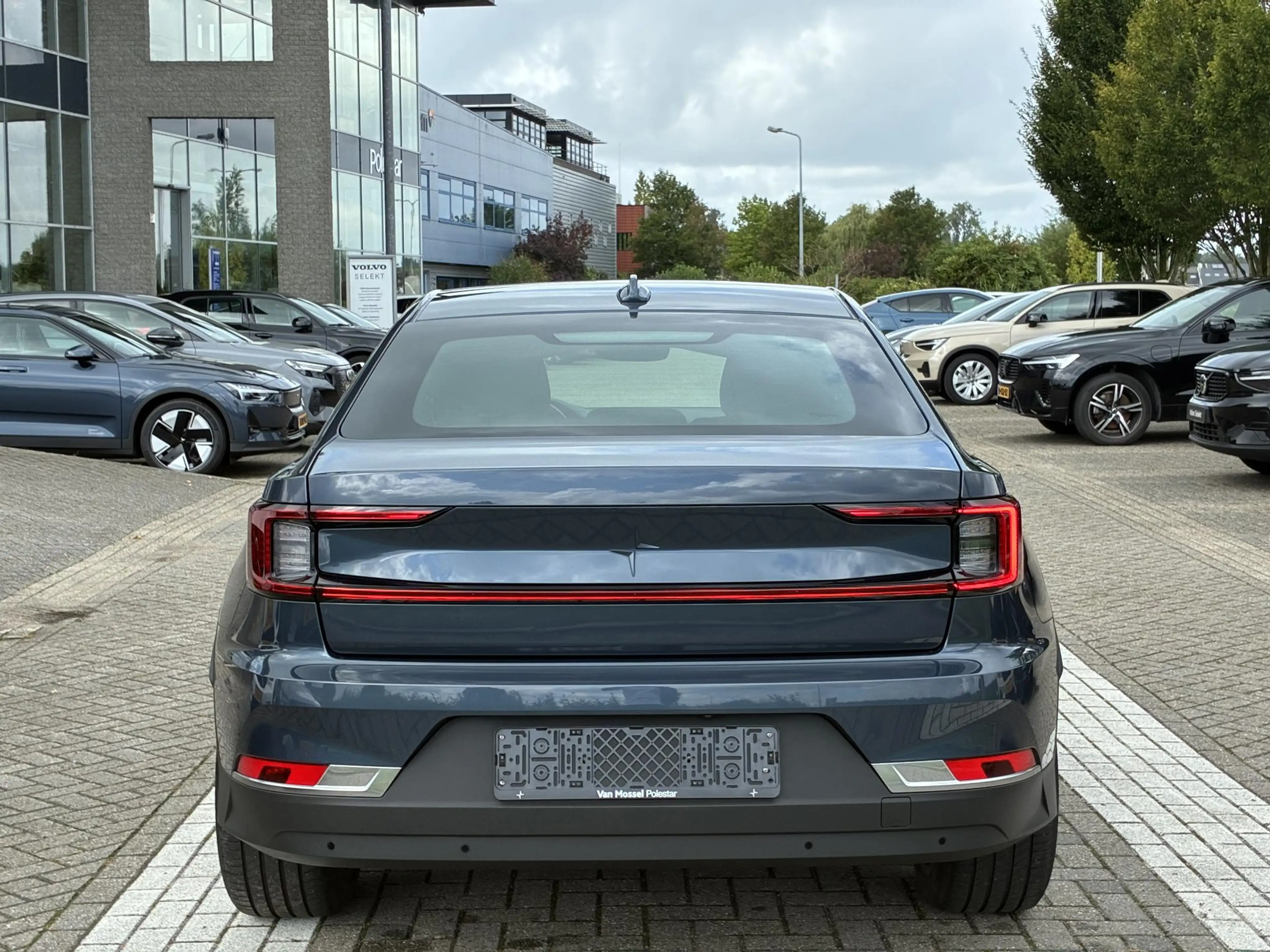 Polestar 2 Standard Range Single Motor 69 kWh Elektrisch vers — photo 6