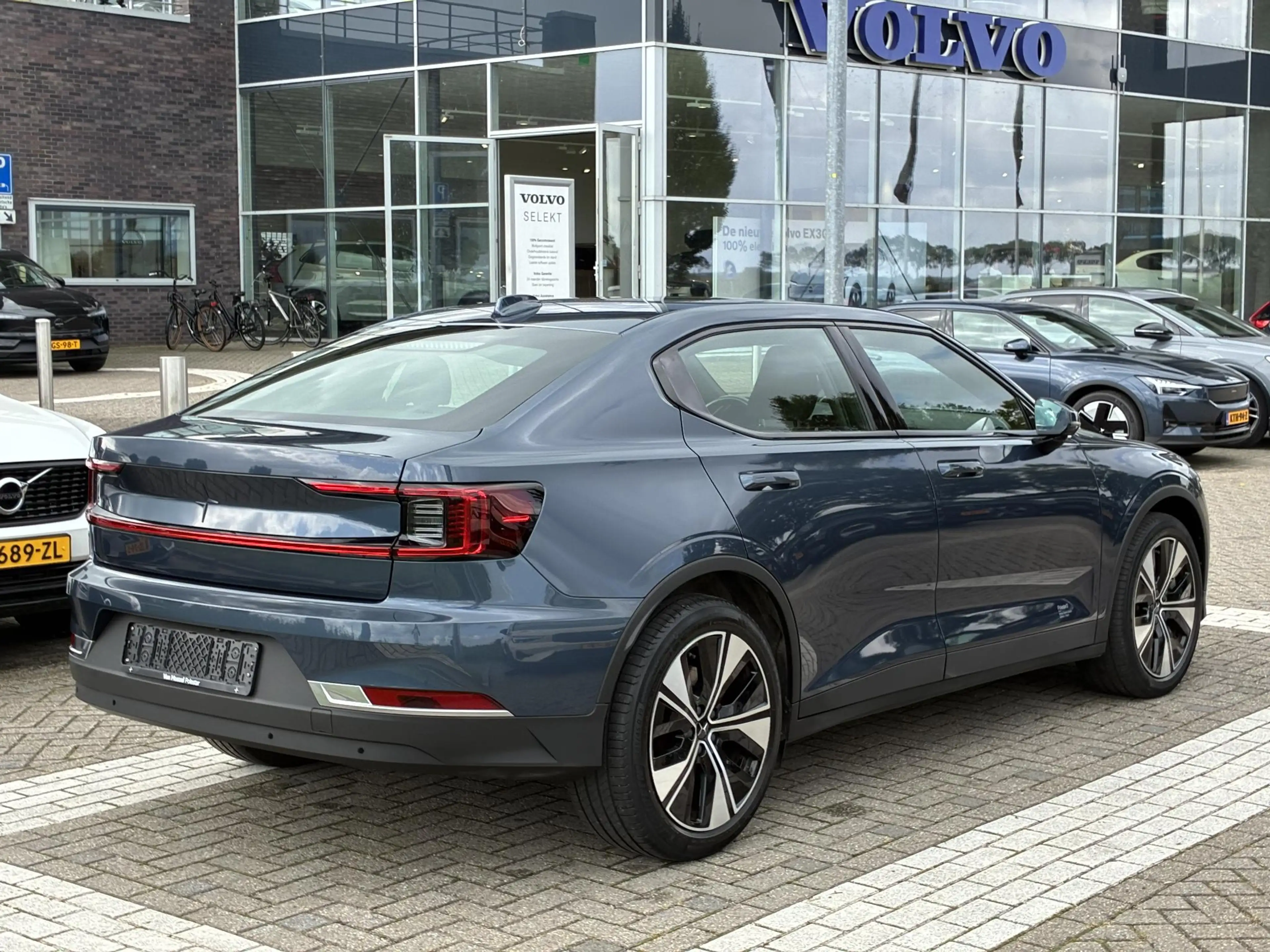 Polestar 2 Standard Range Single Motor 69 kWh Elektrisch vers — photo 7