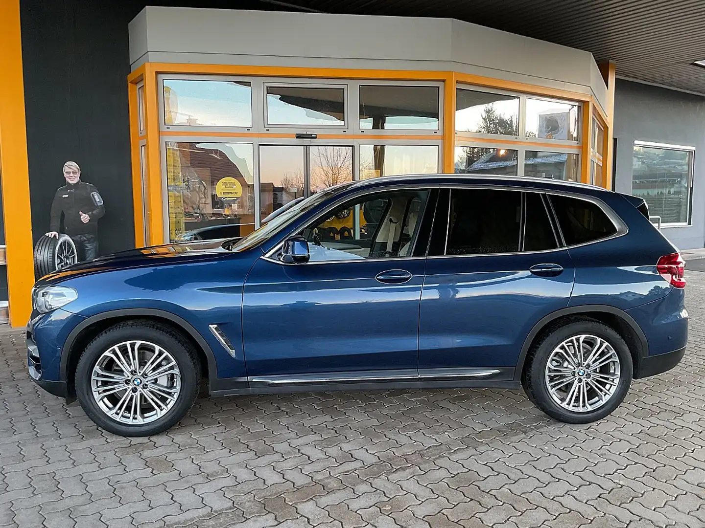 BMW X3 xDrive 25d Luxury Line Aut. Blau - 2