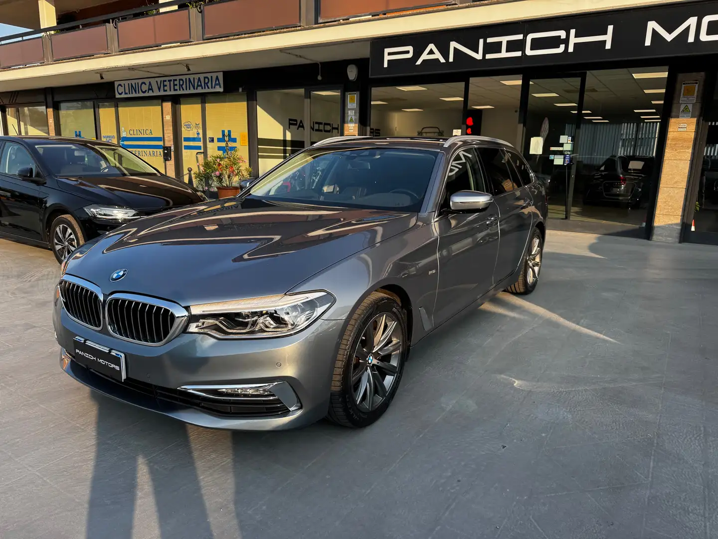 BMW 520 520d Touring xdrive Luxury auto Gris - 1