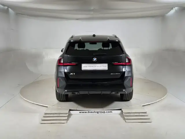BMW X1 view 4