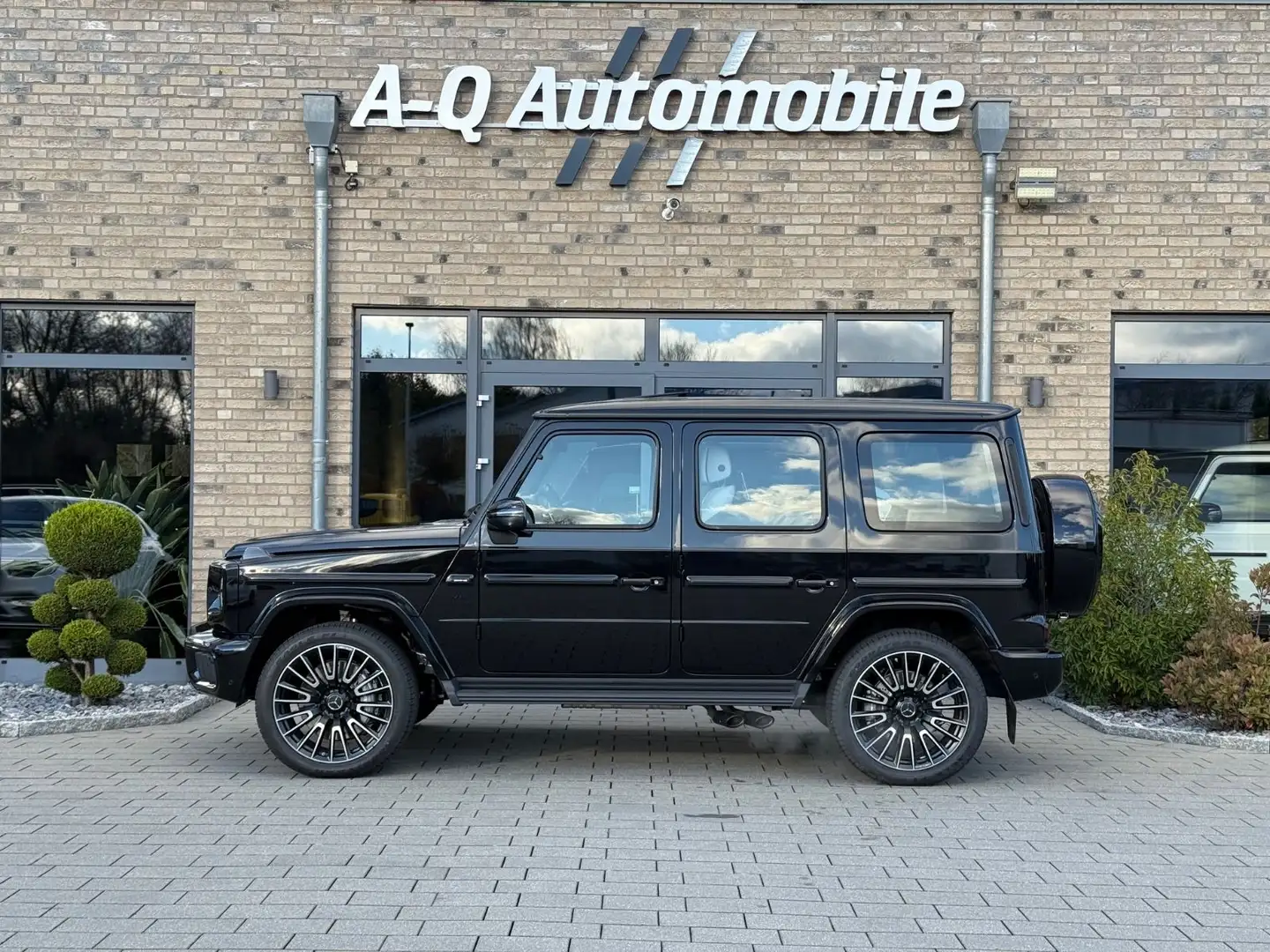 Mercedes-Benz G 63 AMG *Schiebedach*Night-Paket*Carbon*360* Schwarz - 2