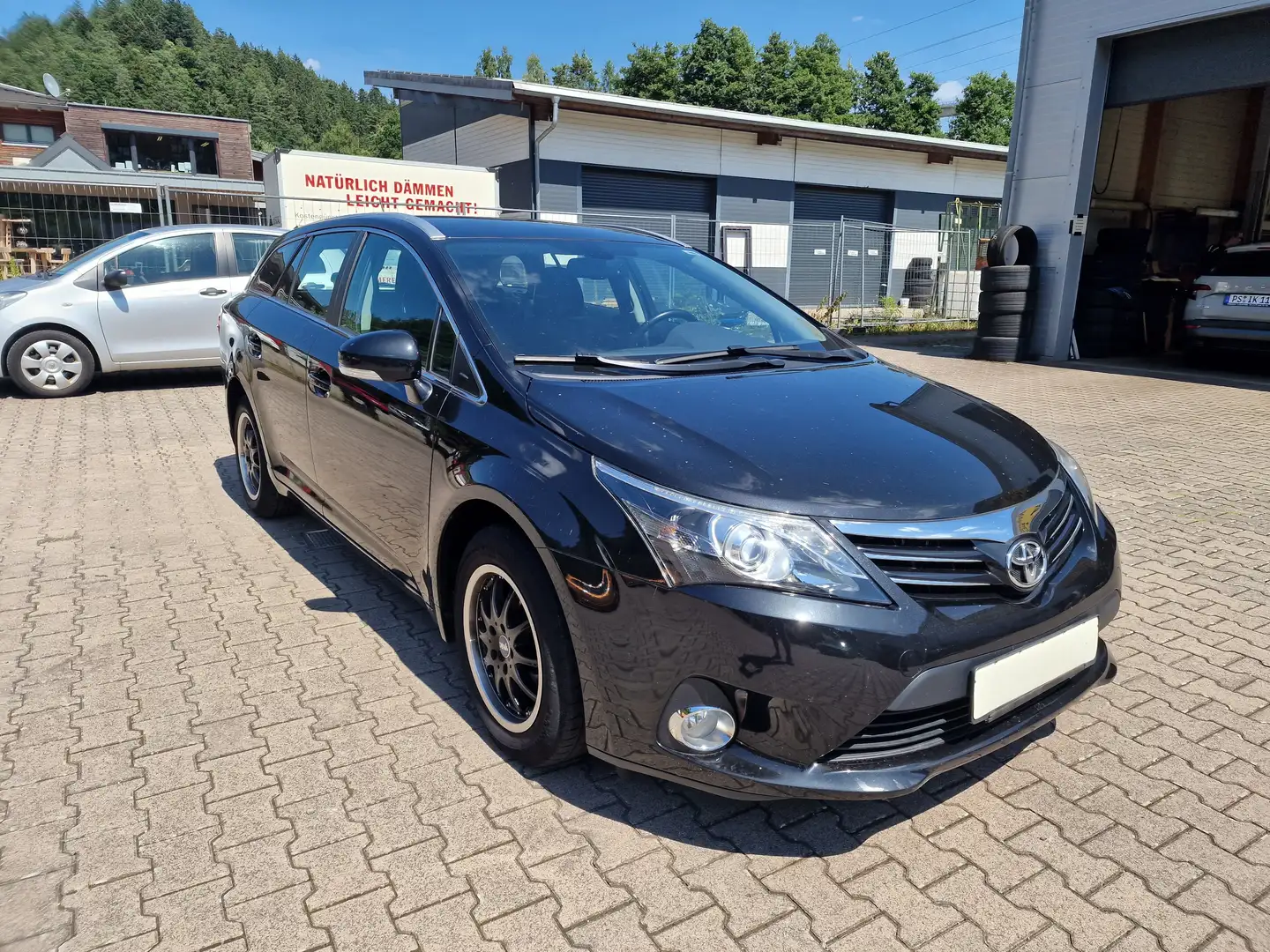 Toyota Avensis Sol Schwarz - 1