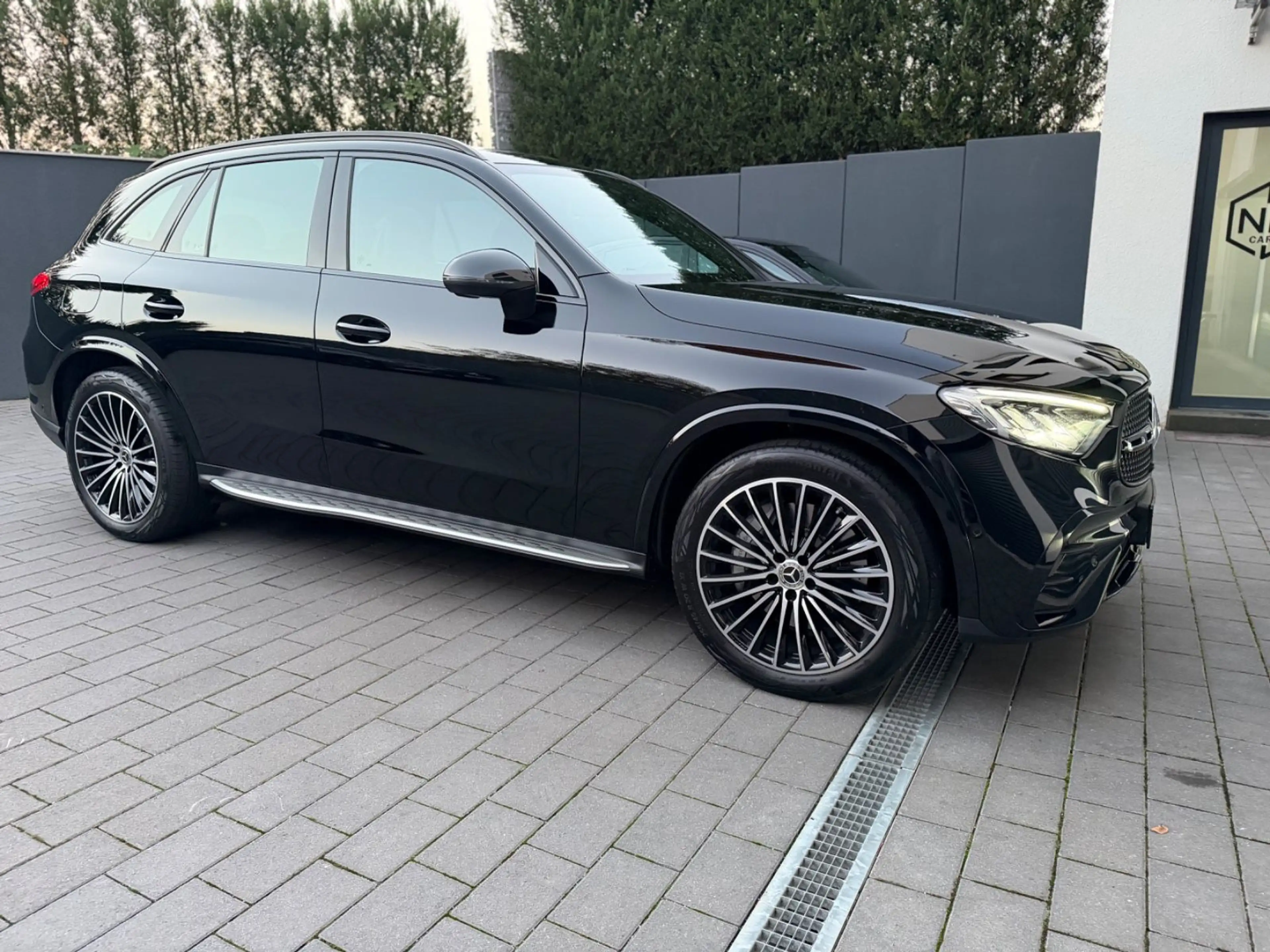Mercedes-Benz GLC 200 4MATIC/AMG-LINE/NIGHTPAKET/PANORAMA/LED/ — photo 4