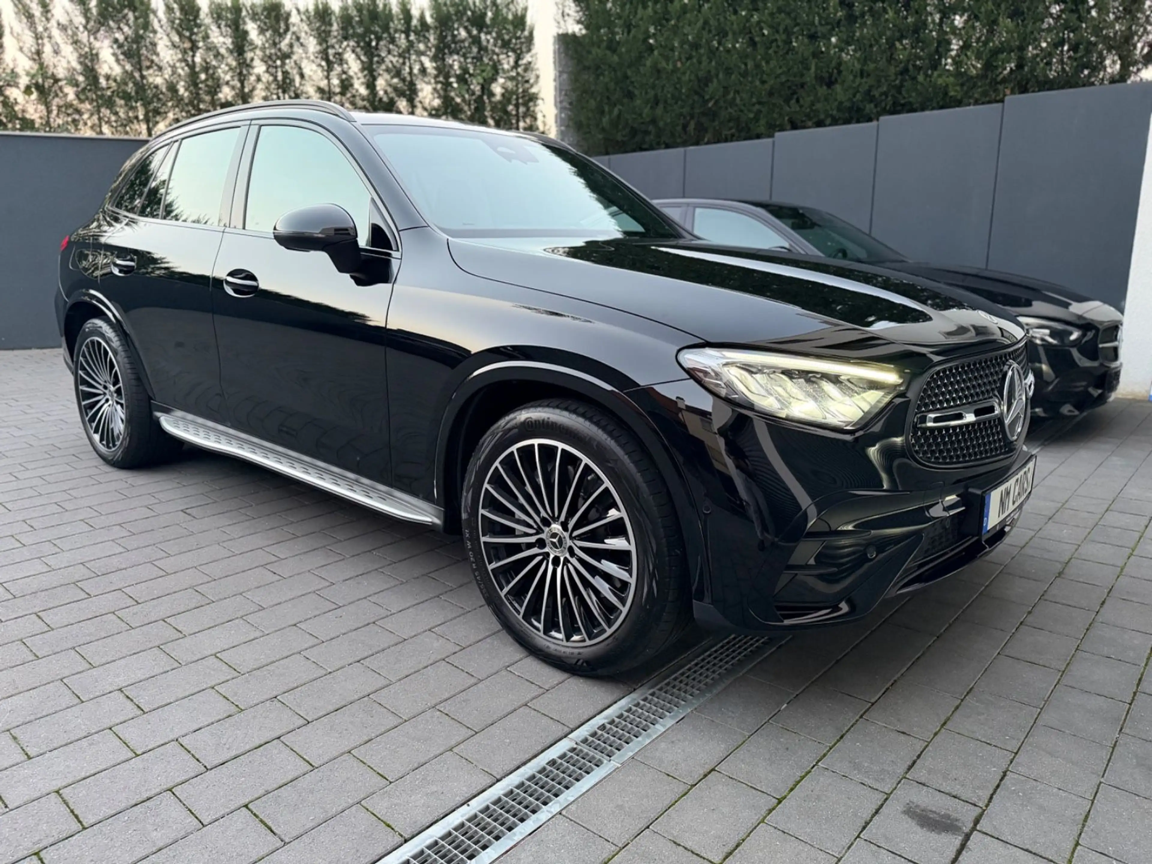 Mercedes-Benz GLC 200 4MATIC/AMG-LINE/NIGHTPAKET/PANORAMA/LED/ — photo 3