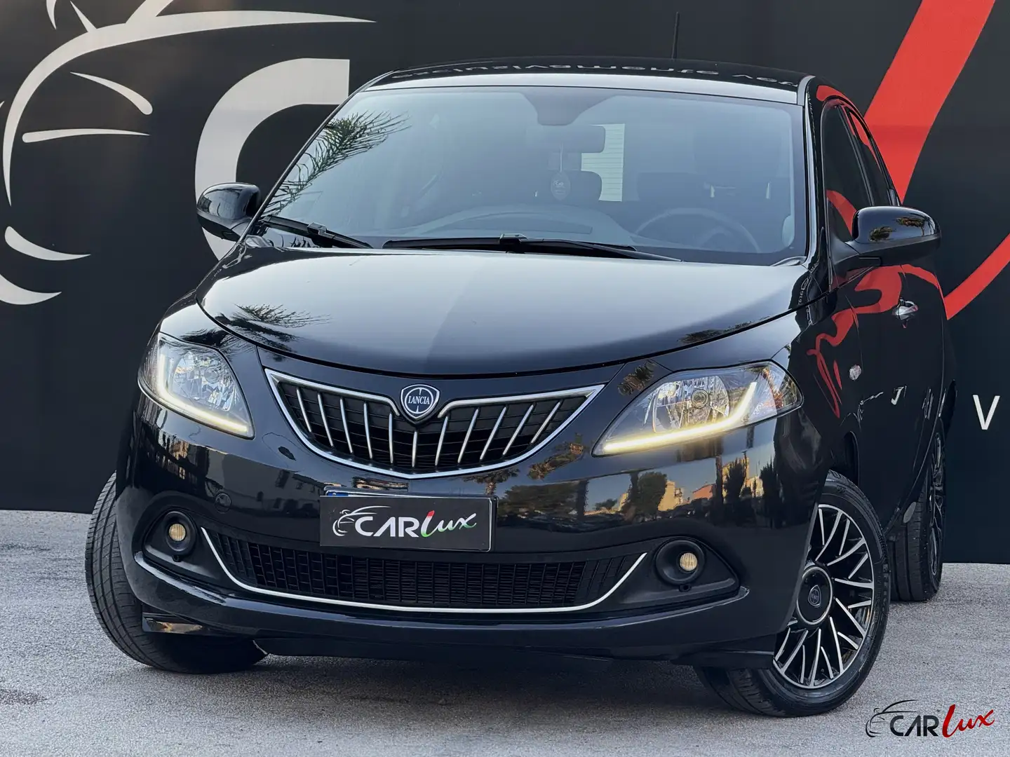 Lancia Ypsilon 1.0 Firefly Hybrid Gold Plus 70CV LED CAM Nero - 1