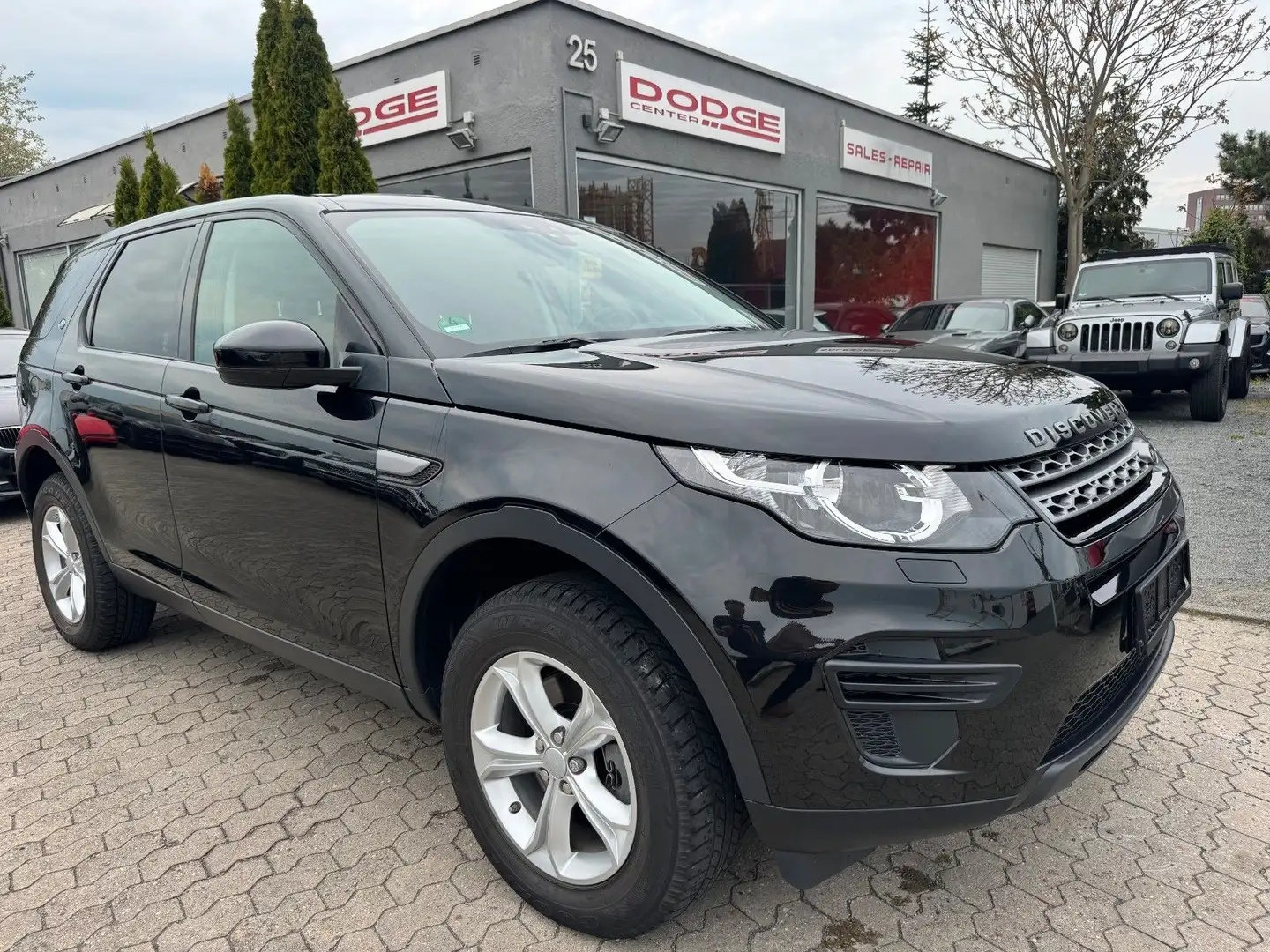 Land Rover Discovery Sport 2,0 TD4 SHZ/AWD/Top Zustand Schwarz - 1