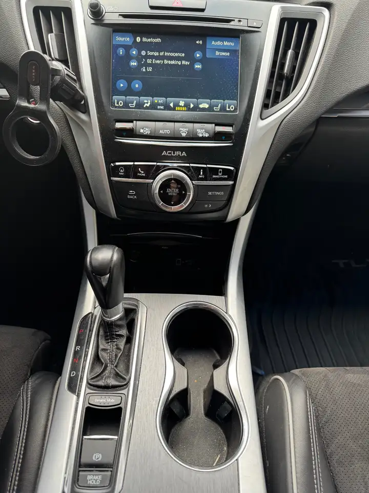 Acura TLX снимка Acura TLX