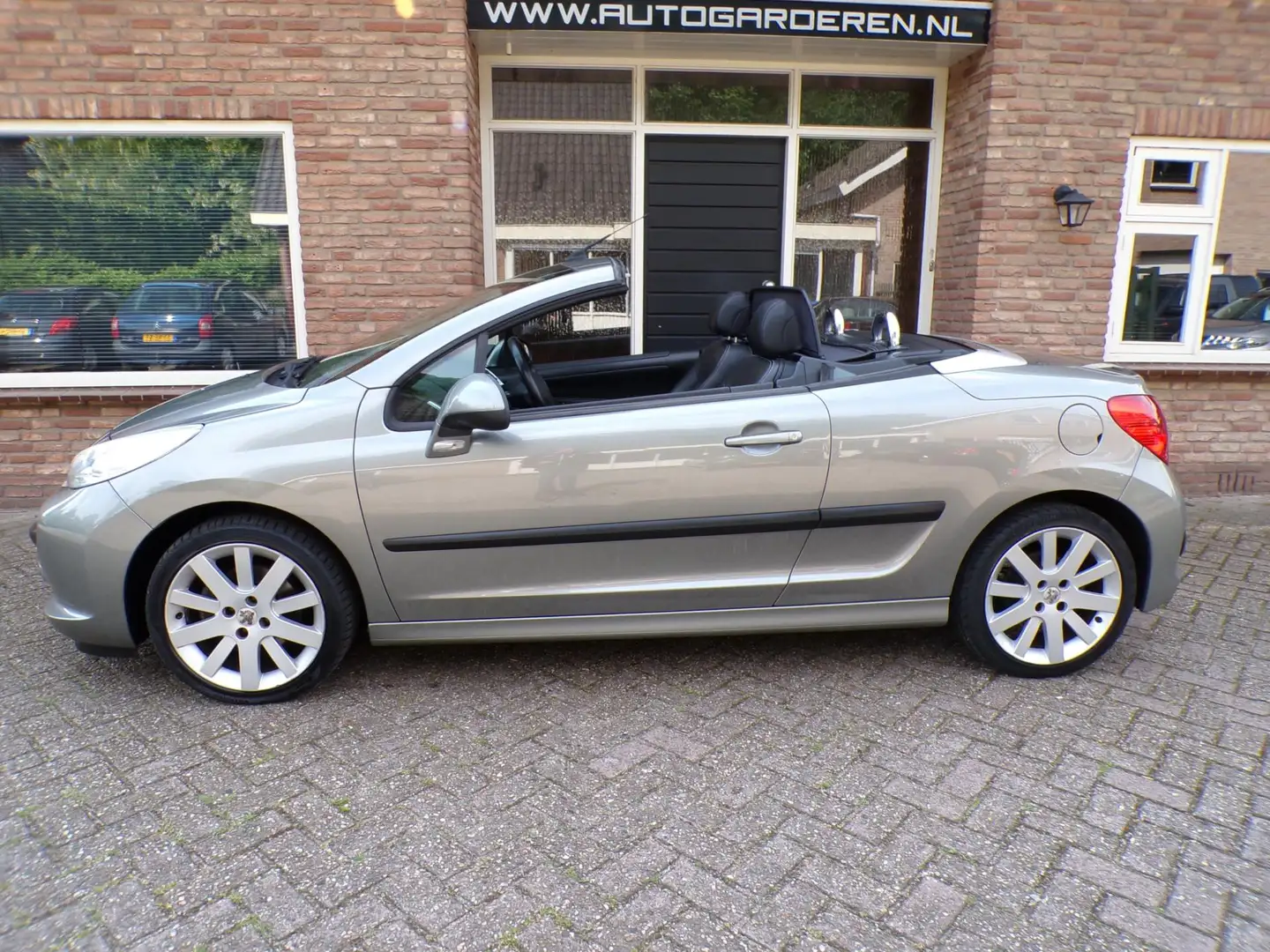 Peugeot 207 CC 1.6-16V T Sport Leder / Airco Grey - 2