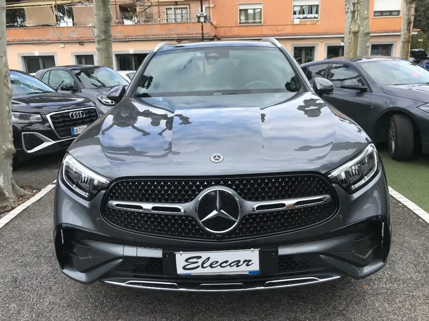 Mercedes-Benz GLC 220 d 4Matic Premium Grijs - 2