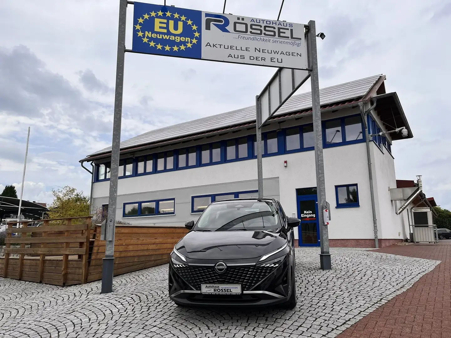 Nissan Qashqai 1,3 DIG-T Acenta Edition LED 17" Alu Negro - 1