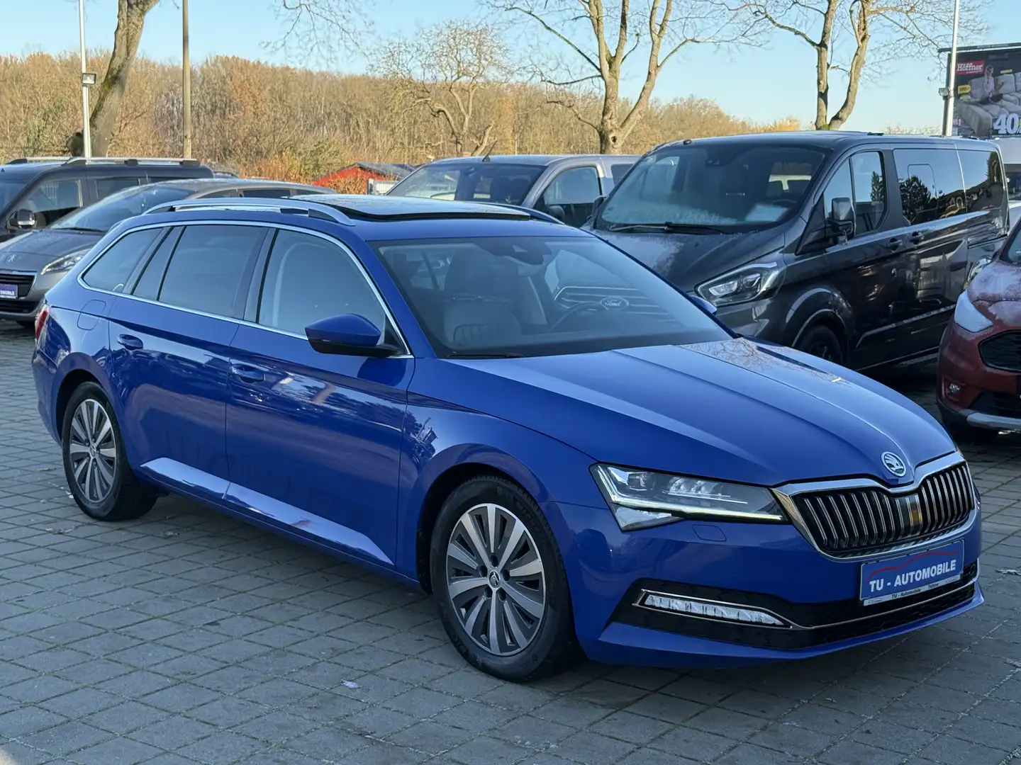 Skoda Superb 2.0 TDI DSG Premium Edition AHK-STANDH-ACC-PANO Blau - 1