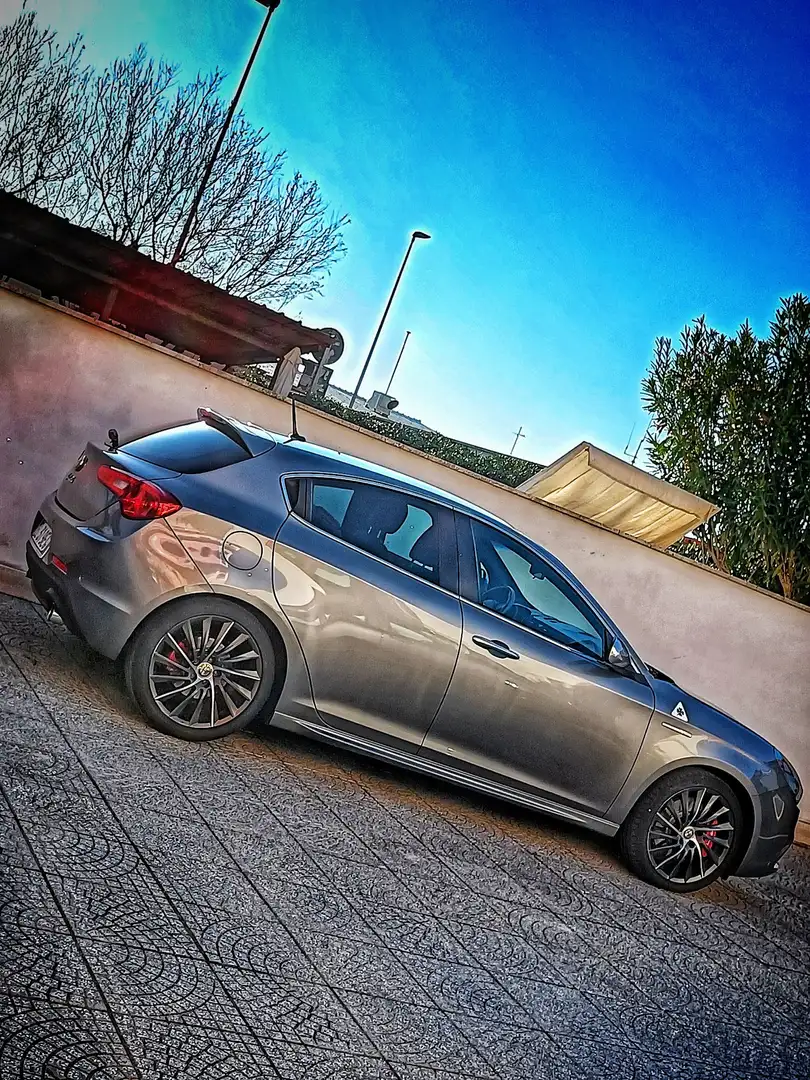 Alfa Romeo Giulietta 1750 tbi Quadrifoglio Verde 235cv - 1