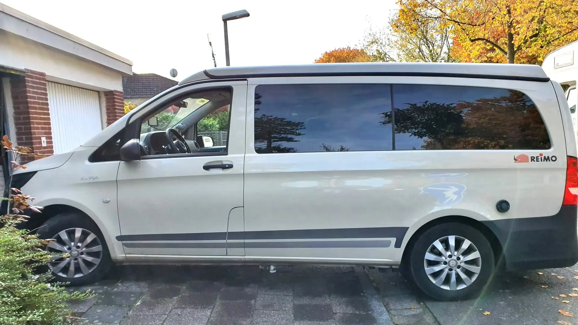 Mercedes-Benz Vito CAMPER Vito 116 CDI (BlueTEC) Tourer Lang Aut BASE Grau - 2