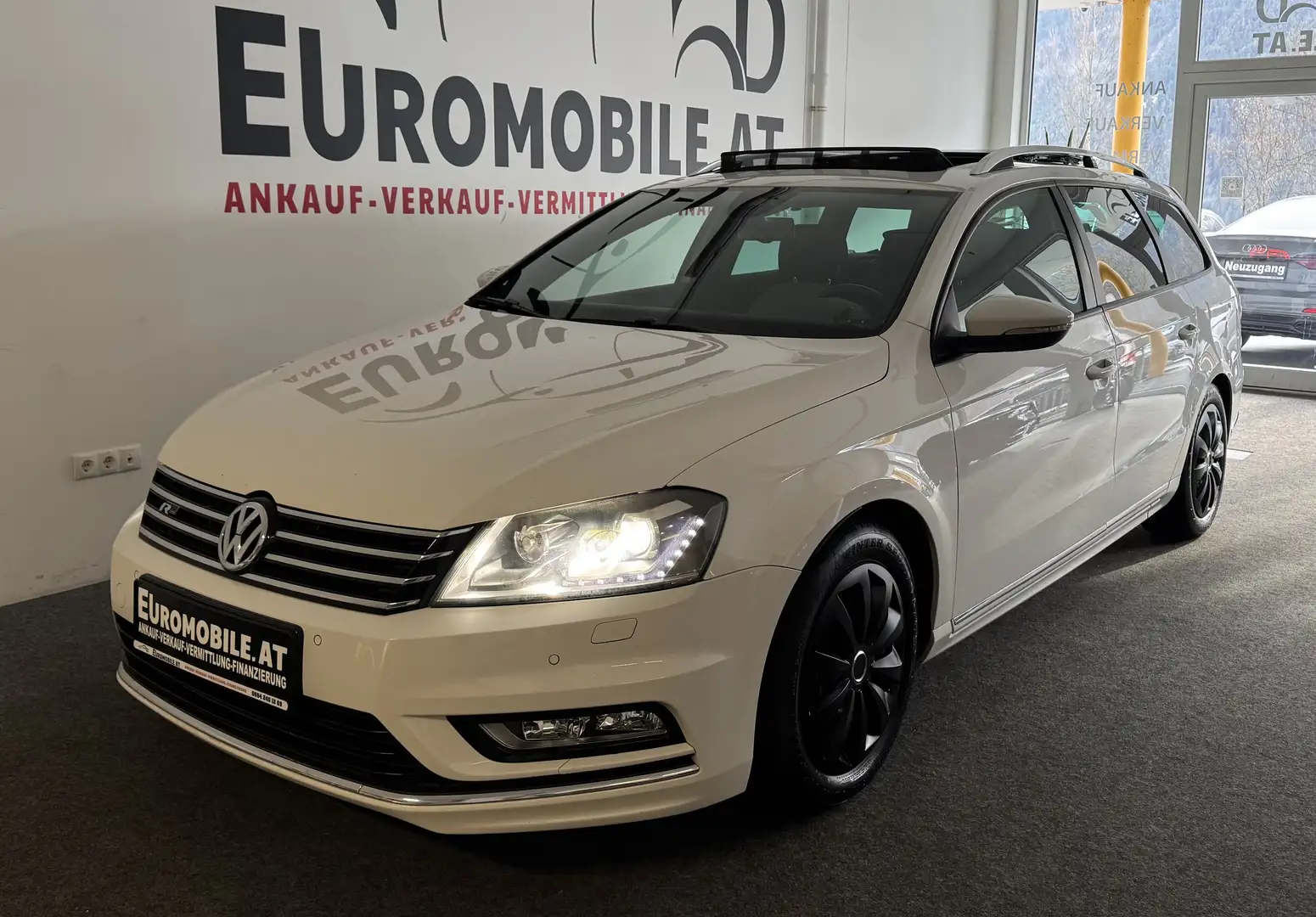 Volkswagen Passat Variant R-Line BlueMotion 4Motion PANO*18ZOLL*PICKERL NEU* Weiß - 1