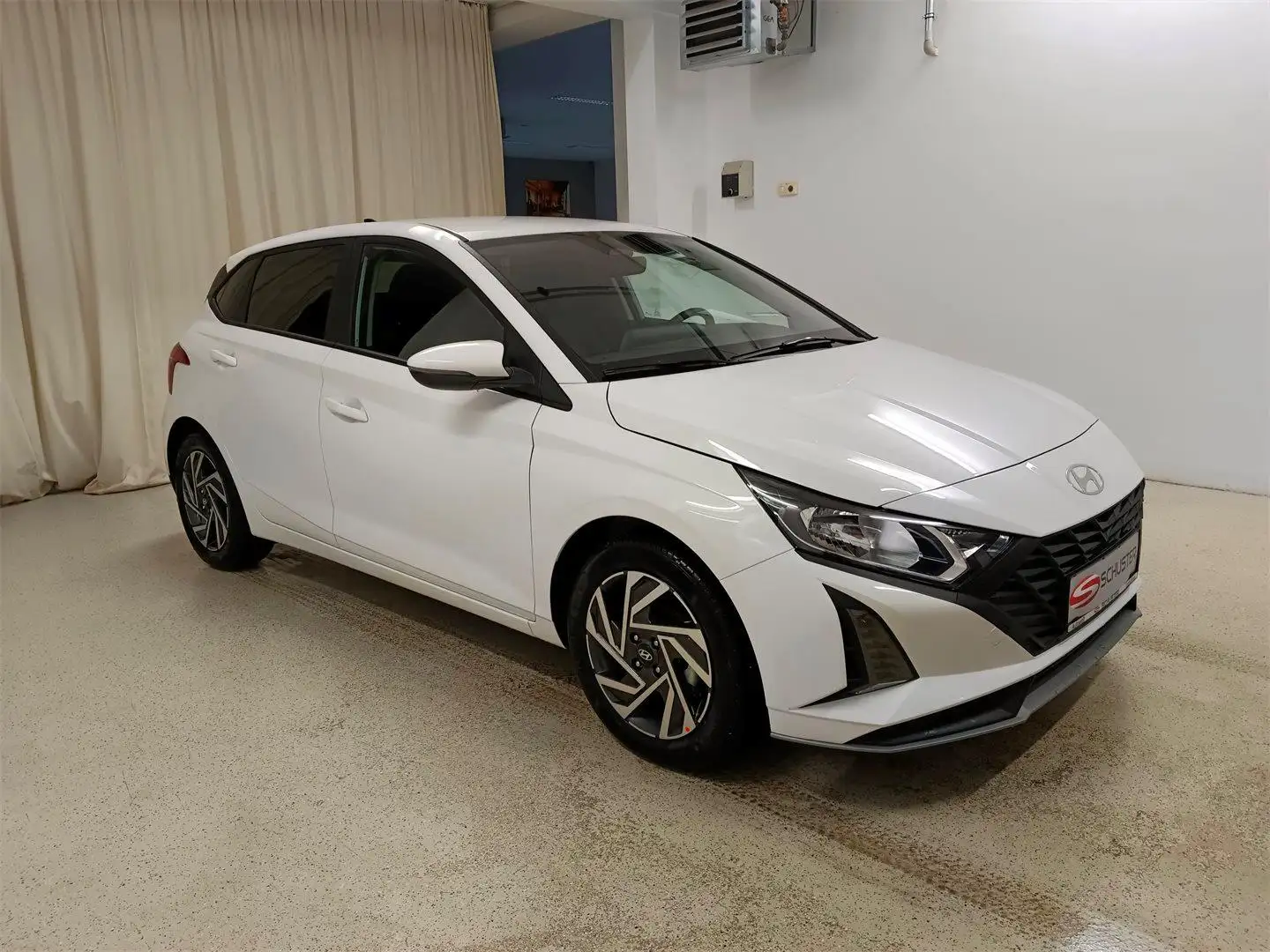 Hyundai i20 1.2 Jubile Weiß - 1