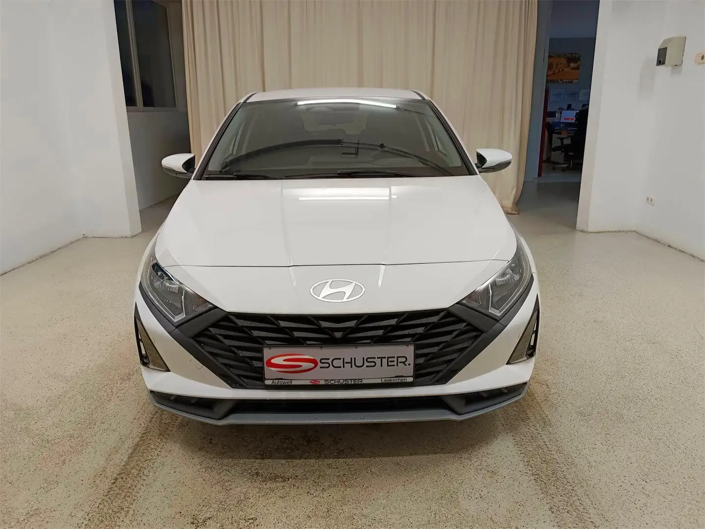Hyundai i20 1.2 Jubile Weiß - 2