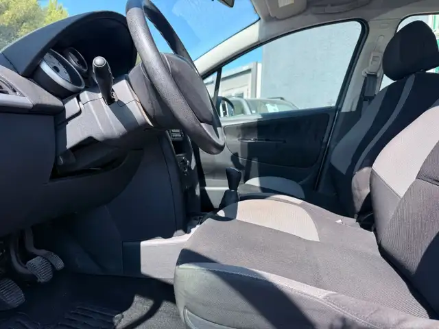 Peugeot 207 view 9