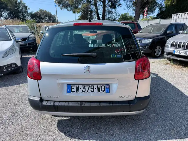 Peugeot 207 view 4