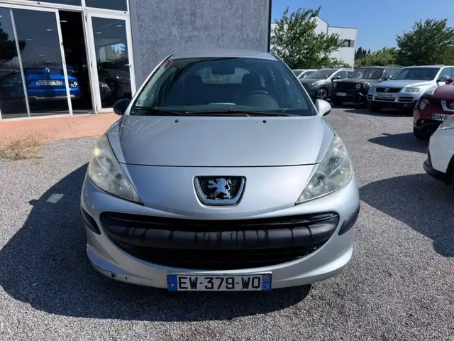 Peugeot 207 view 2