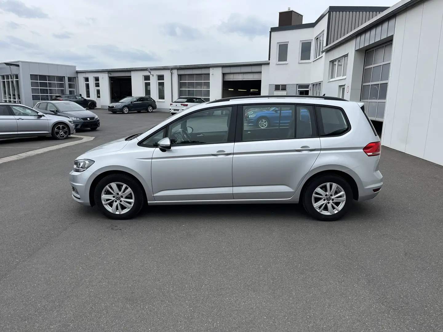 Volkswagen Touran 2.0 TDI Comfortline 109€ m. 20% Anzahlung Navi D Argent - 2