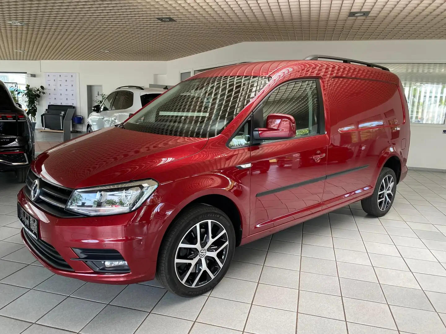 Volkswagen Caddy Maxi Kasten Trendline 4Motion 2.0 TDI *DSG* Rot - 1
