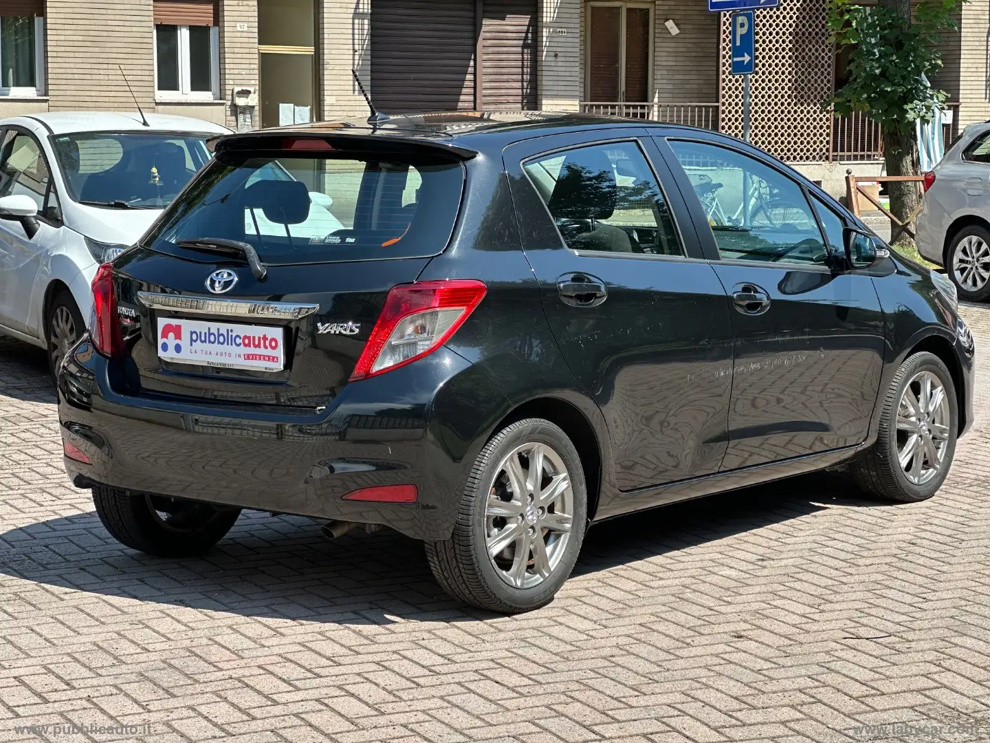 Toyota Yaris 1.3 5p. Style Nero - 2
