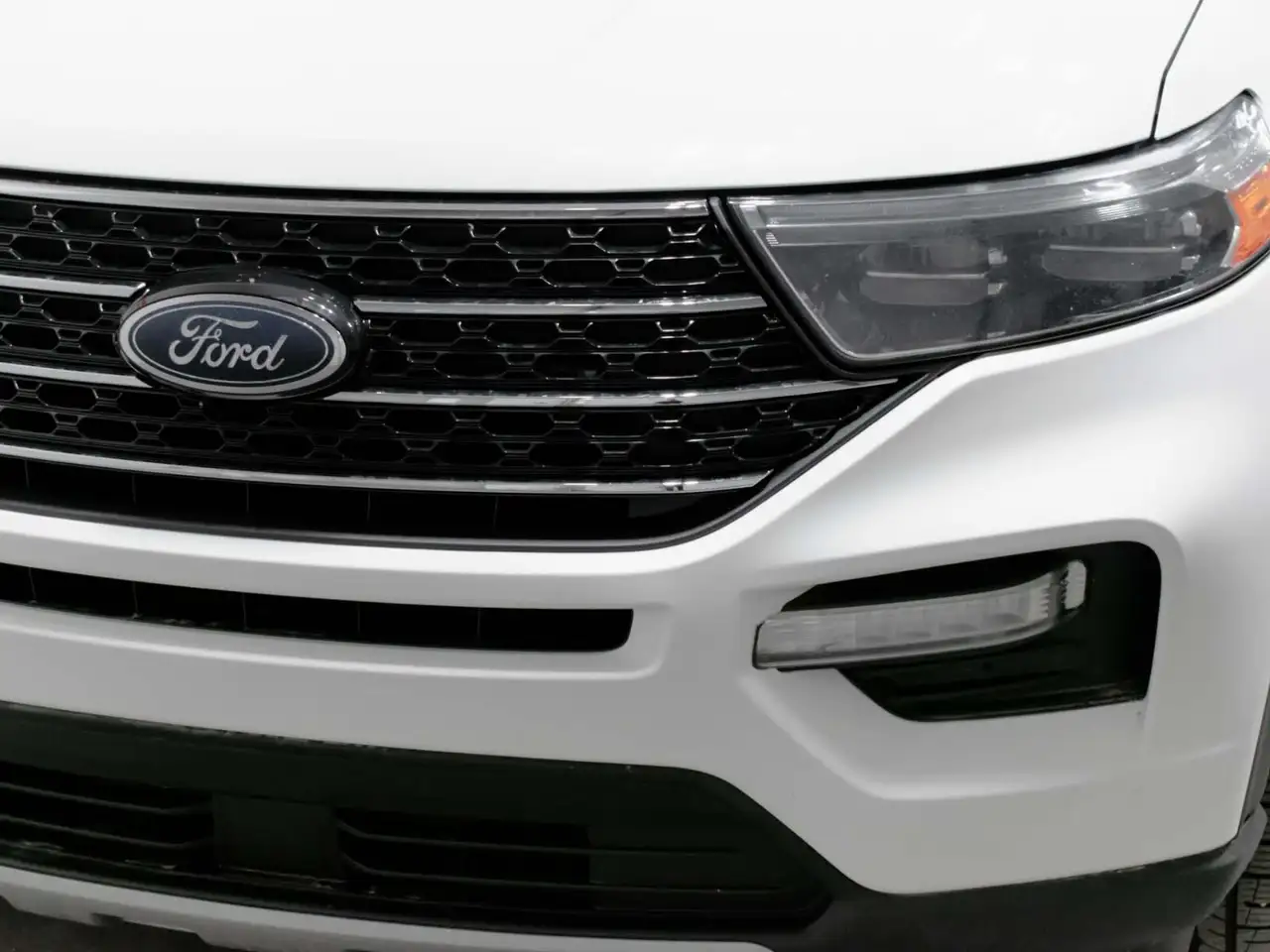 Ford Explorer снимка Ford Explorer