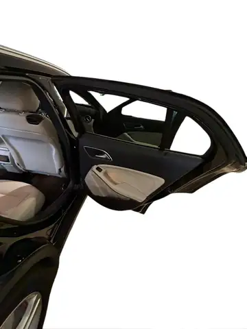 Mercedes-Benz Gla view 19