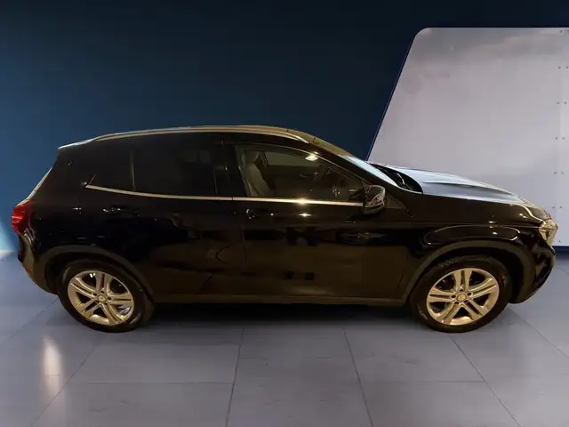 Mercedes-Benz Gla view 27